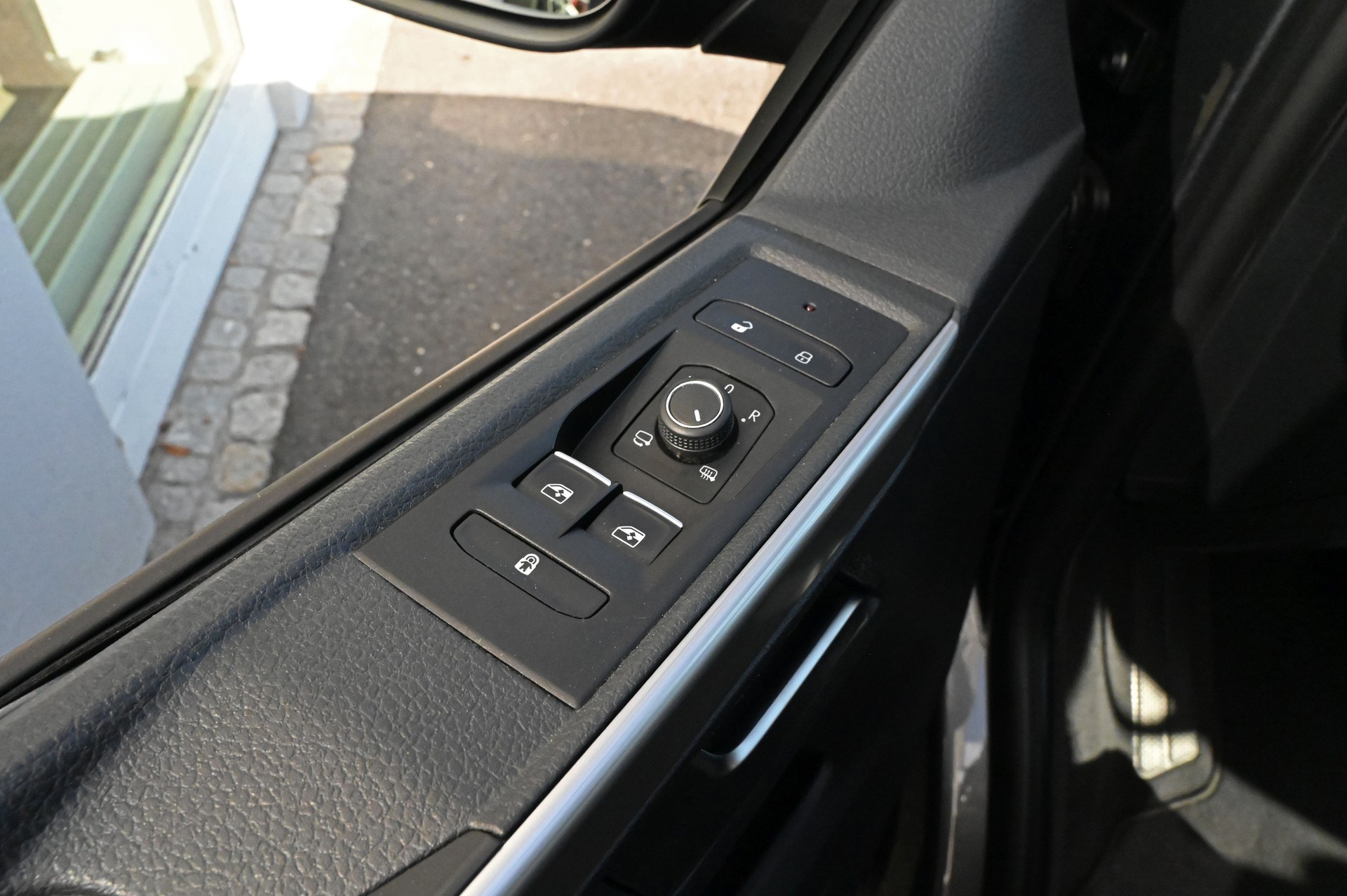 VW T6.1 Multivan 2.0 Bi-TDI Comfortline 4Motion DSG-image-13