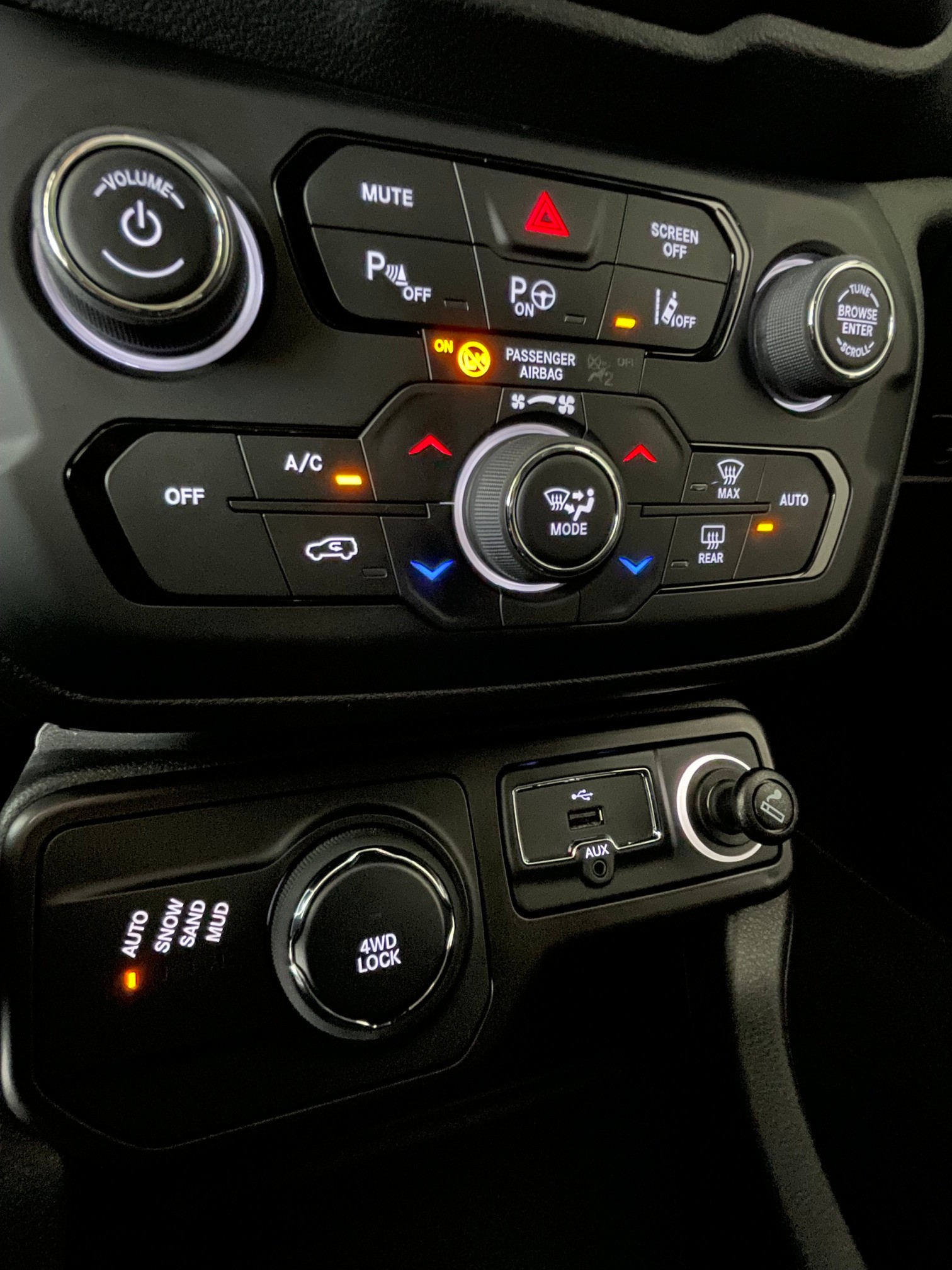 JEEP Renegade 1.3 Turbo Quicksilver - 19' Alu - 4X4 -Automat-image-16