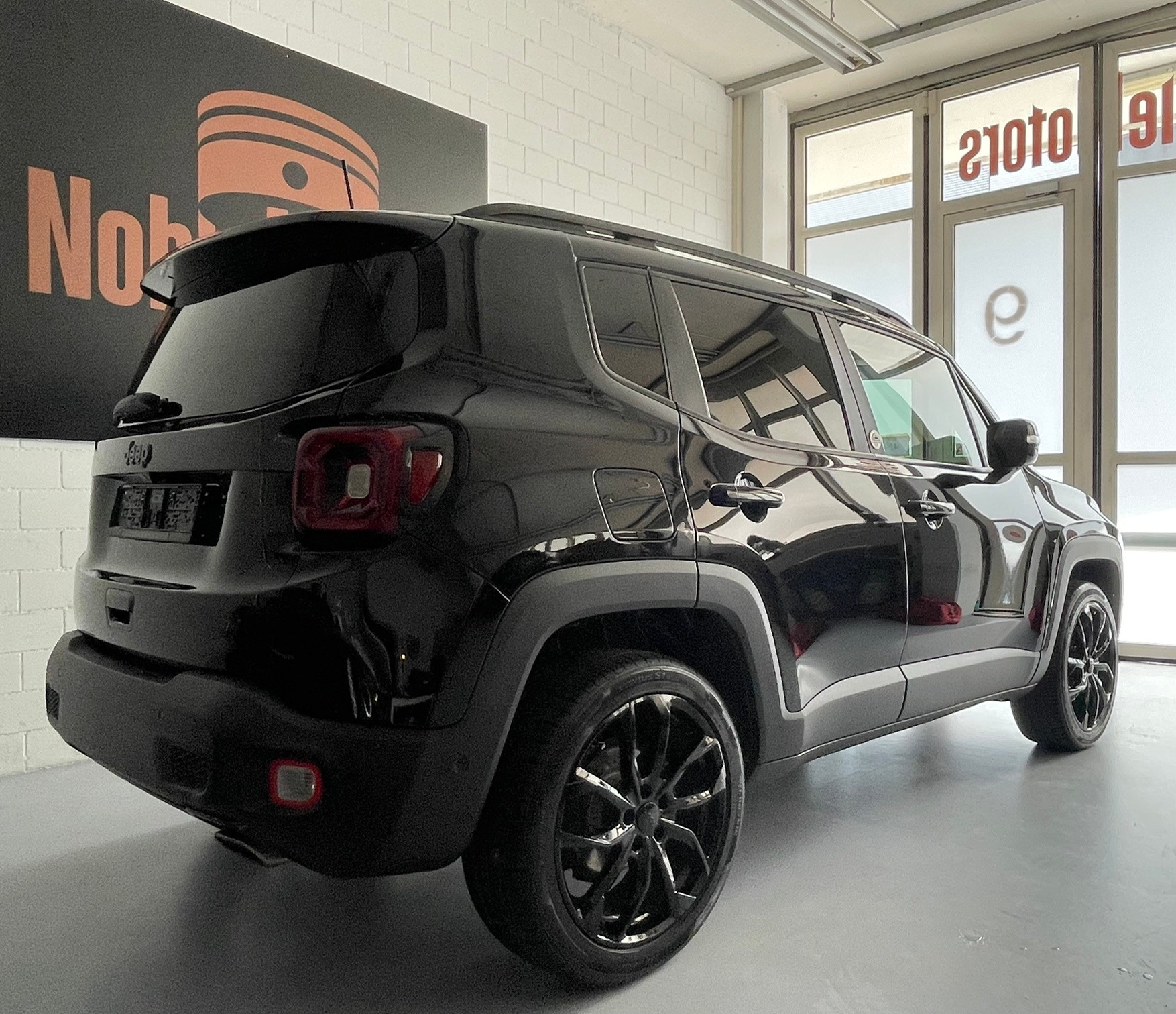 JEEP Renegade 1.3 Turbo Quicksilver - 19' Alu - 4X4 -Automat-image-5