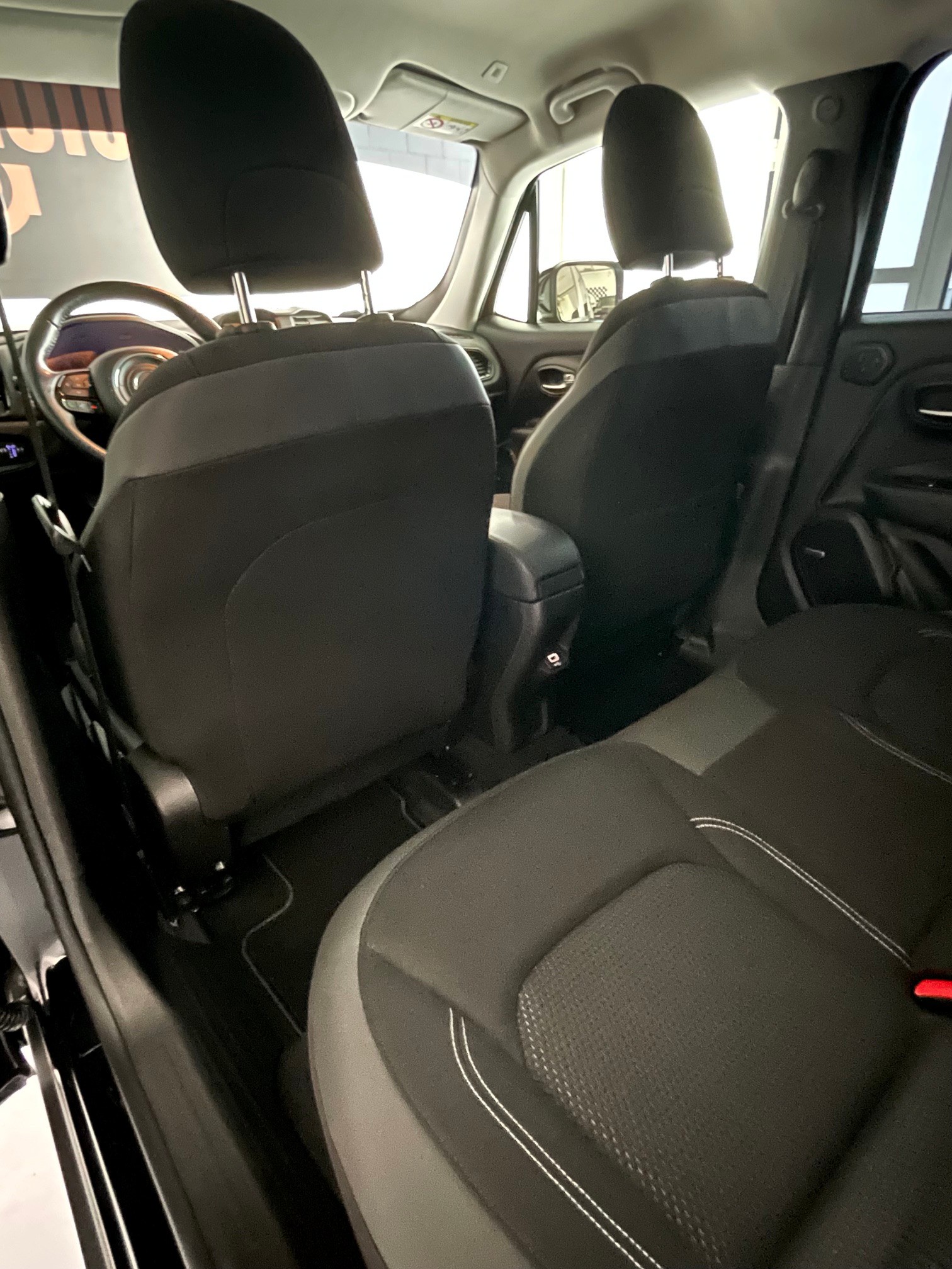JEEP Renegade 1.3 Turbo Quicksilver - 19' Alu - 4X4 -Automat-image-11