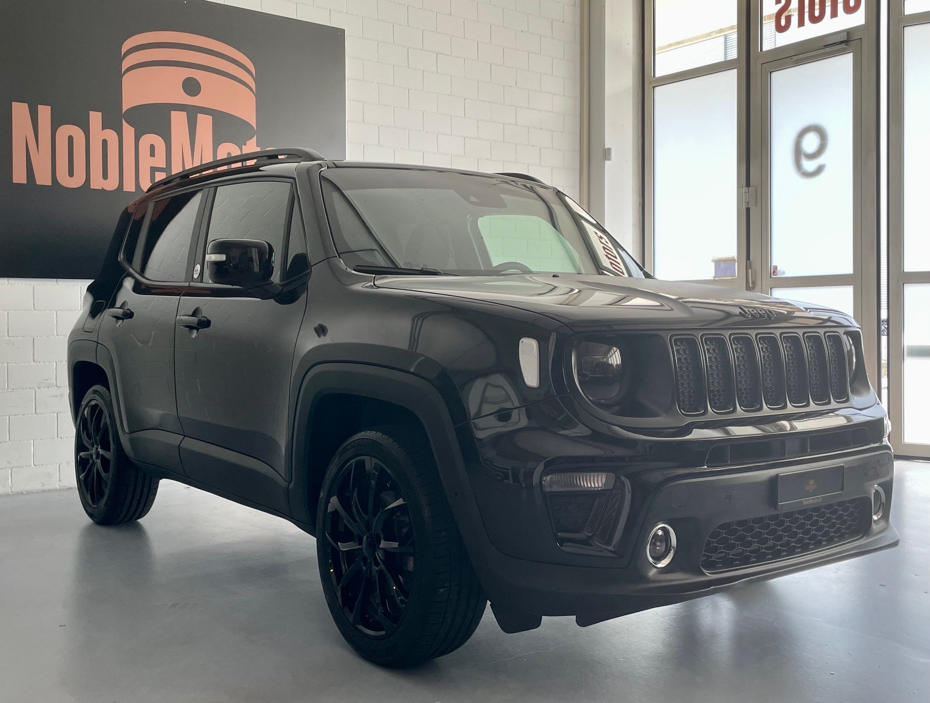 JEEP Renegade 1.3 Turbo Quicksilver - 19' Alu - 4X4 -Automat-image-4