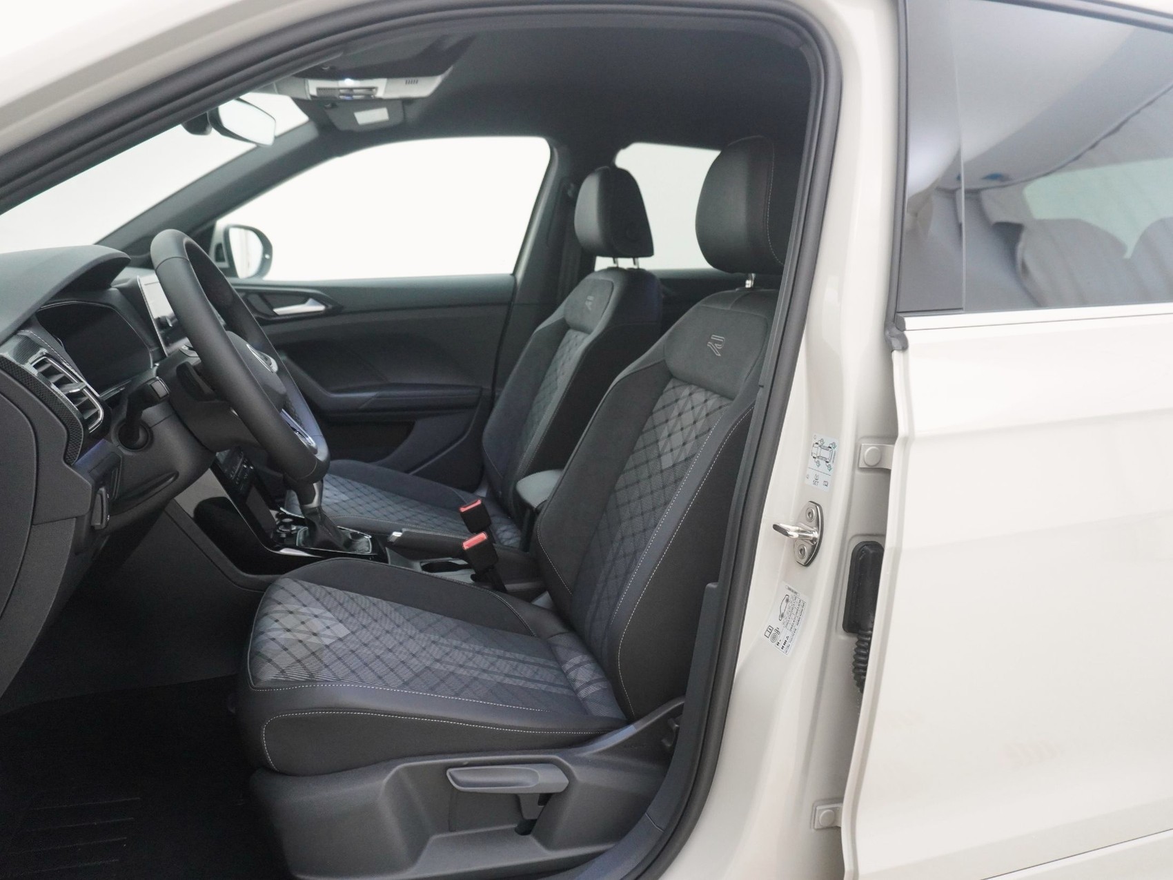 VW T-Cross 1.5 TSI R-Line DSG-image-11