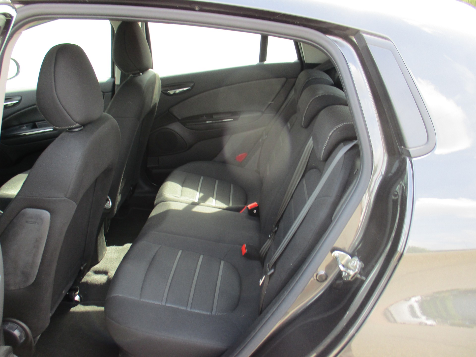 FIAT Bravo 1.4 16V 120PS T-Jet Easy-image-4