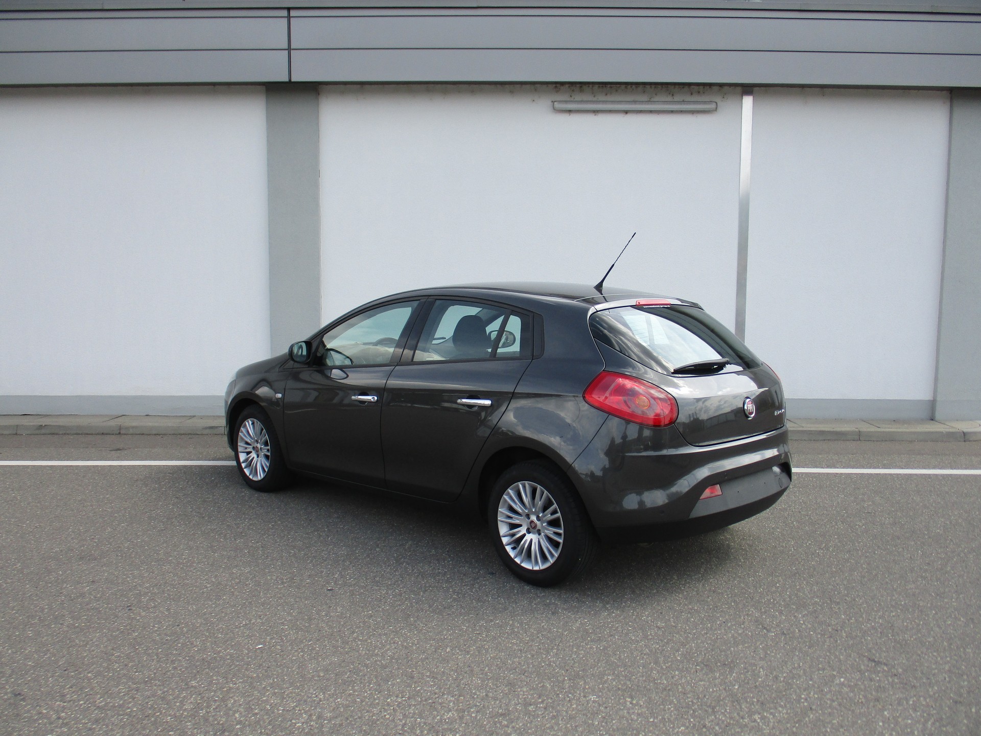 FIAT Bravo 1.4 16V 120PS T-Jet Easy-image-2