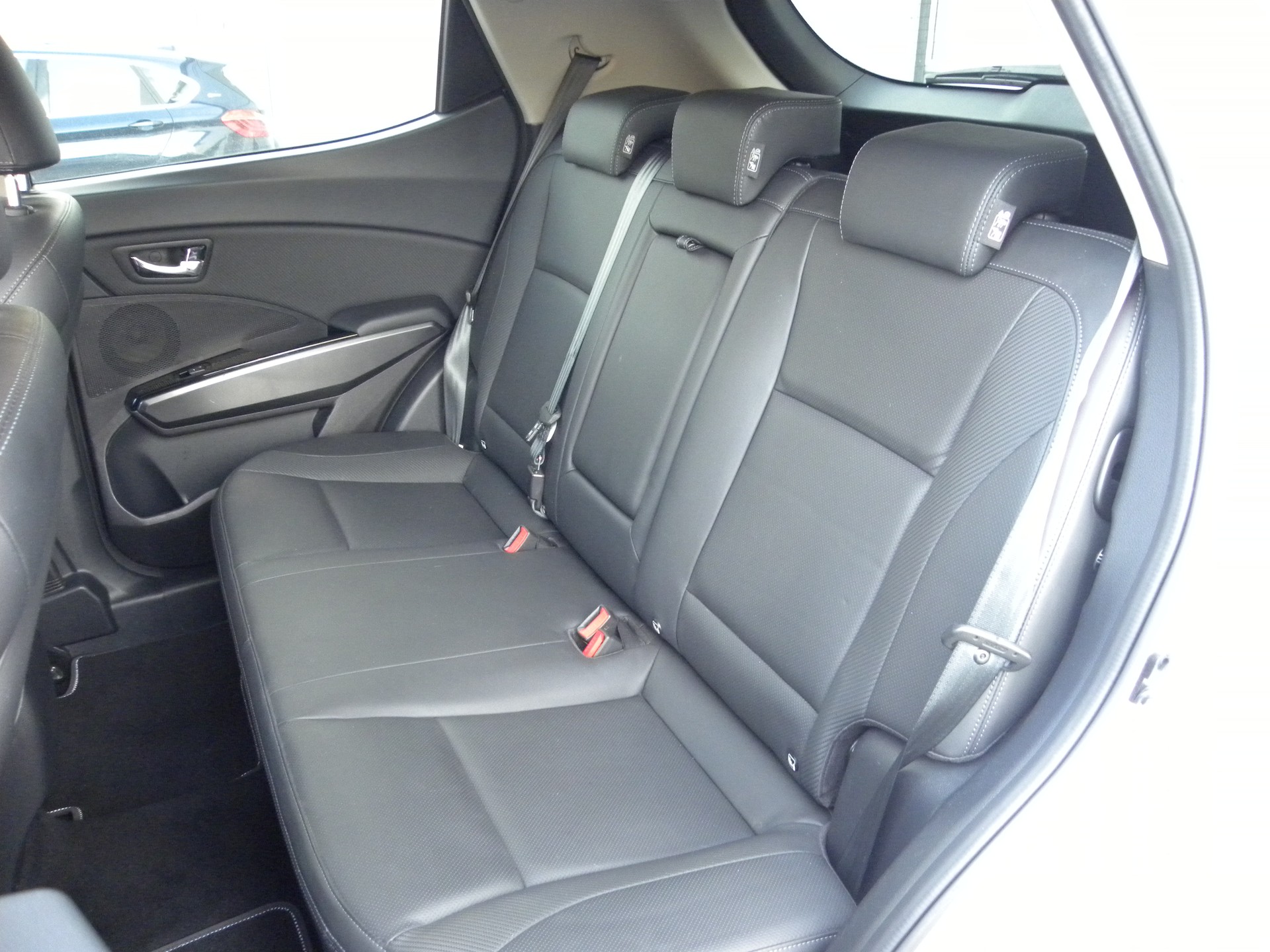 KGM-SsangYong Tivoli 1.5 T GDI Onyx 2WD Automat-image-7