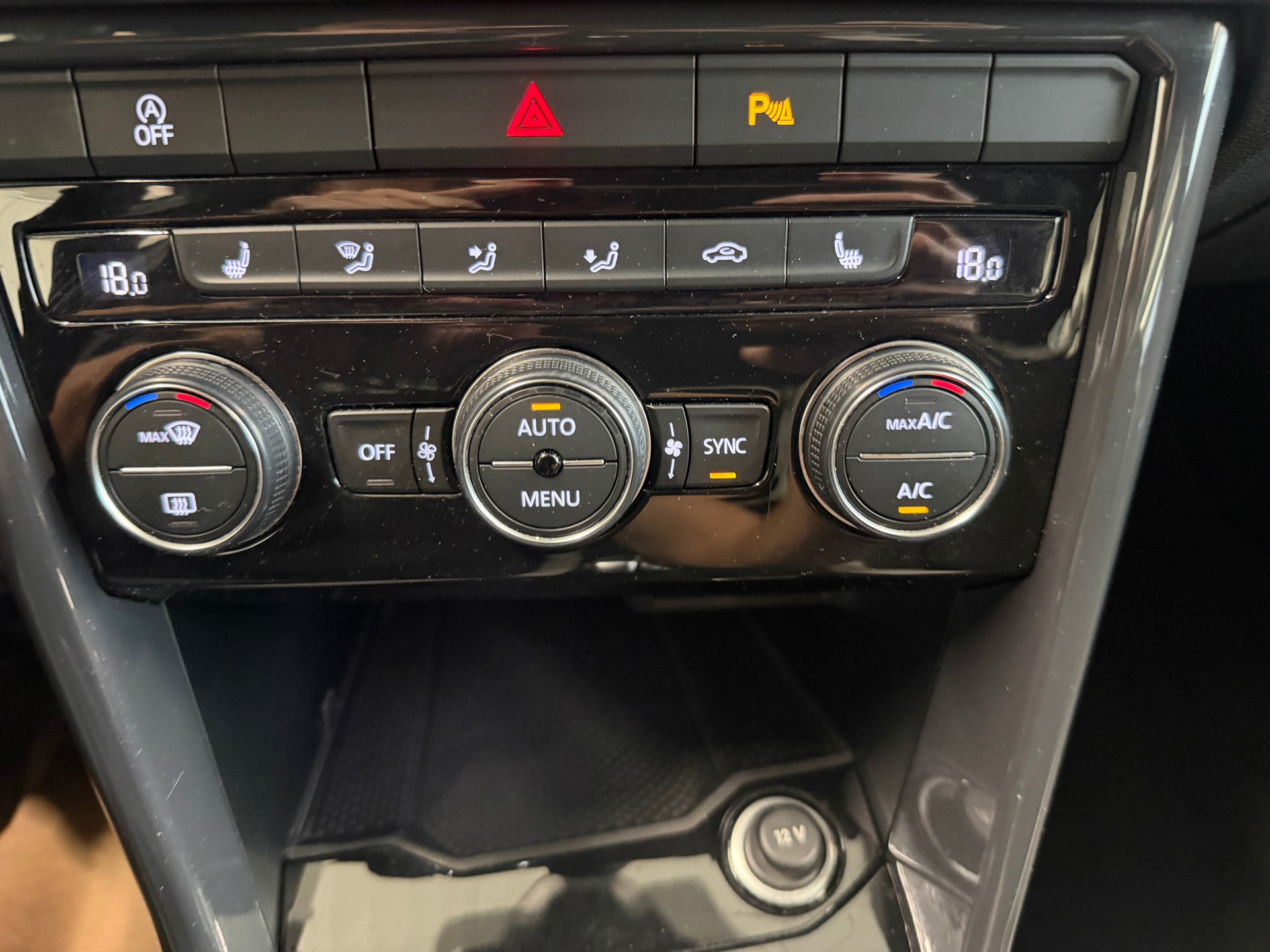 VW T-Roc 2.0 TSI Sport DSG 4Motion-image-25