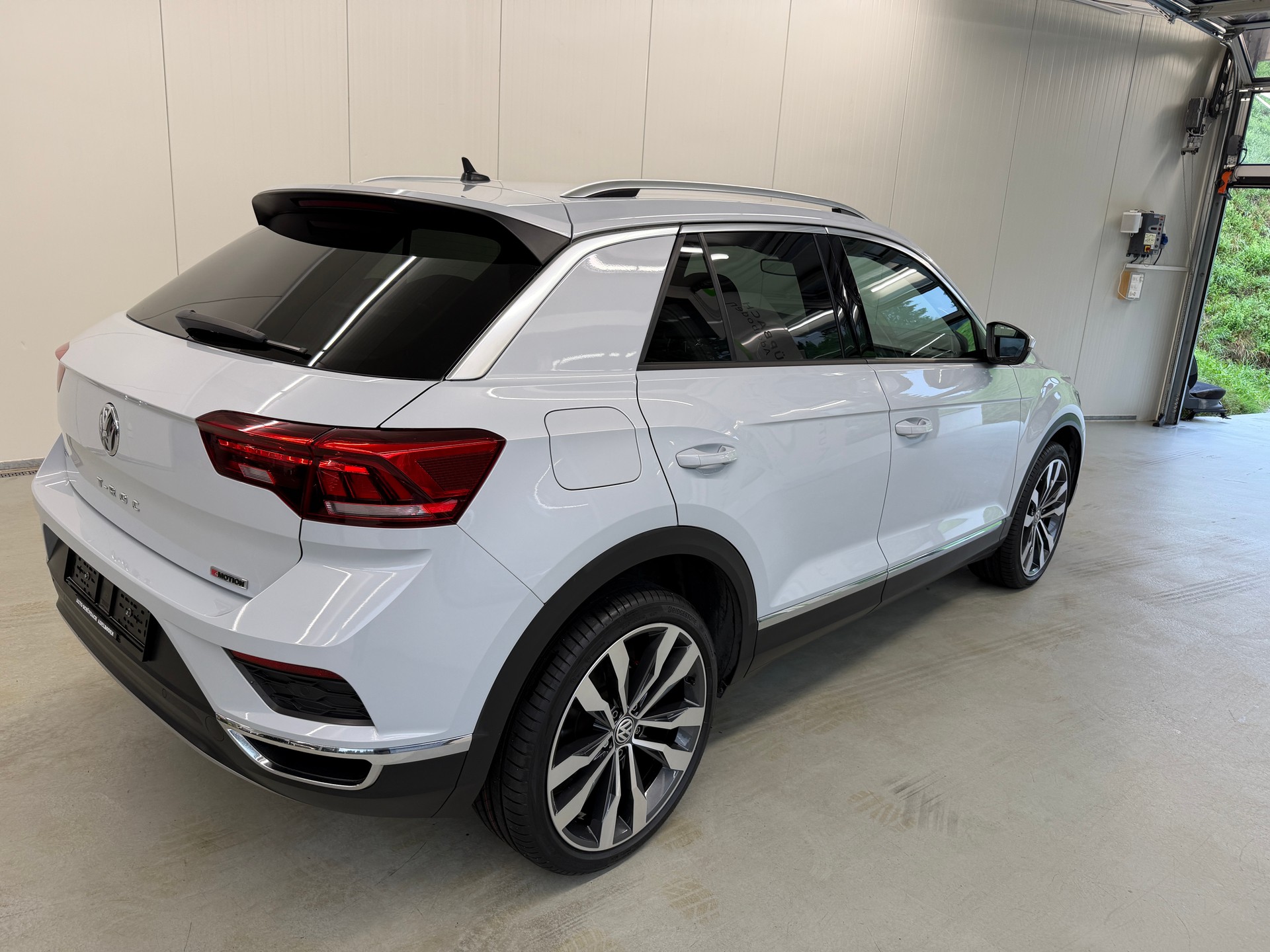 VW T-Roc 2.0 TSI Sport DSG 4Motion-image-3