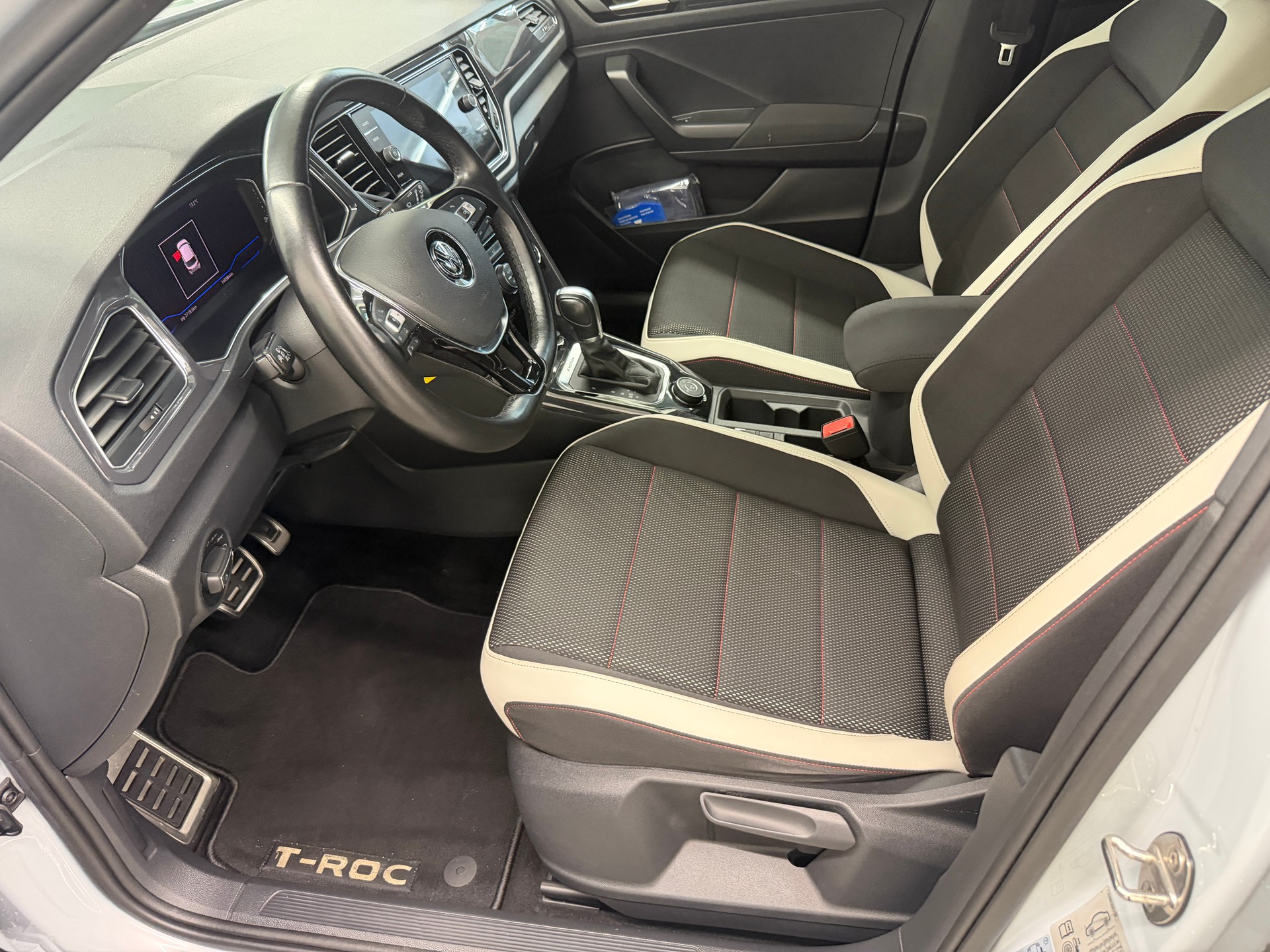 VW T-Roc 2.0 TSI Sport DSG 4Motion-image-12