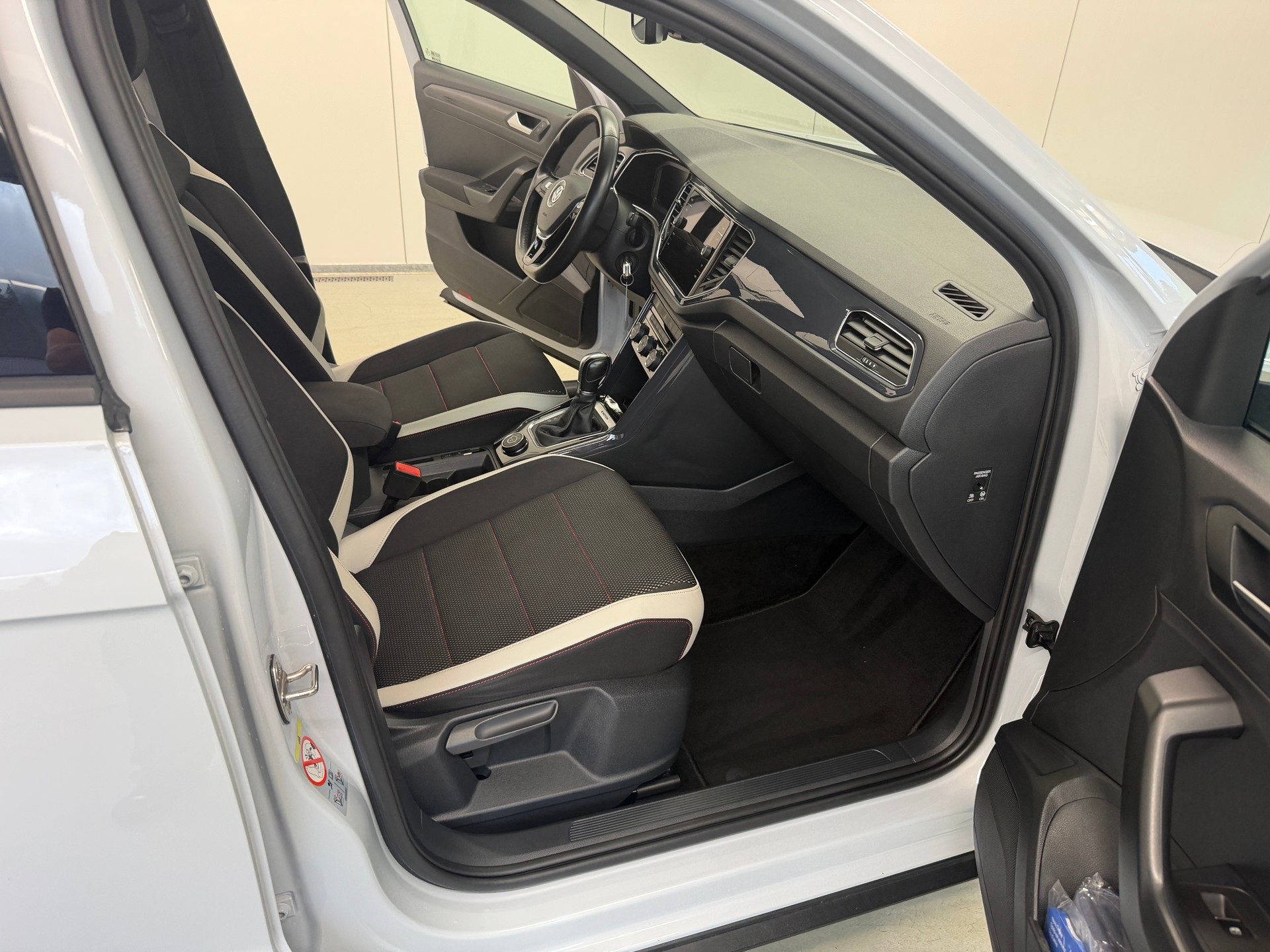 VW T-Roc 2.0 TSI Sport DSG 4Motion-image-19