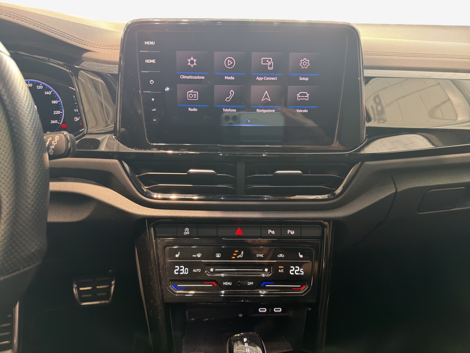 VW T-Roc 2.0 TSI R-Line DSG 4Motion-image-10