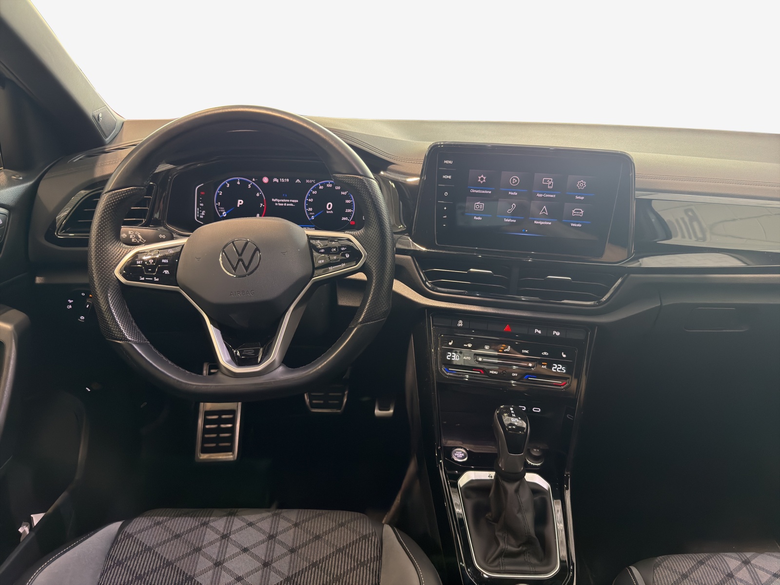 VW T-Roc 2.0 TSI R-Line DSG 4Motion-image-8