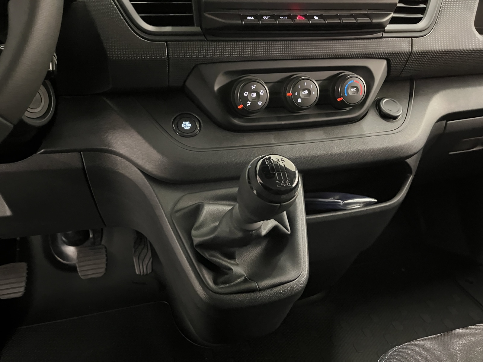 RENAULT Trafic Kaw. 3.0 t L1 H1 2.0 dCi Blue 130 Advance-image-11