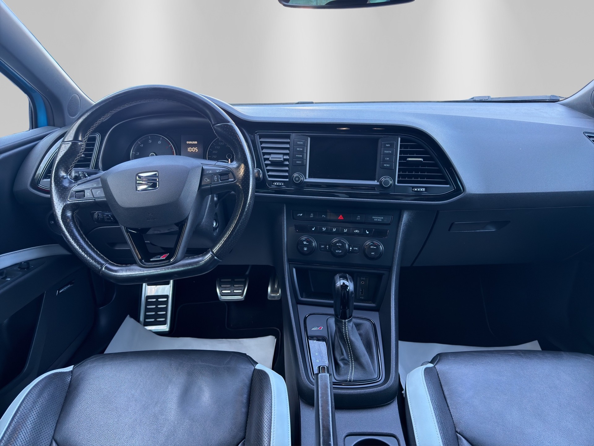 SEAT Leon ST 2.0 TSI Cupra 290 DSG-image-9