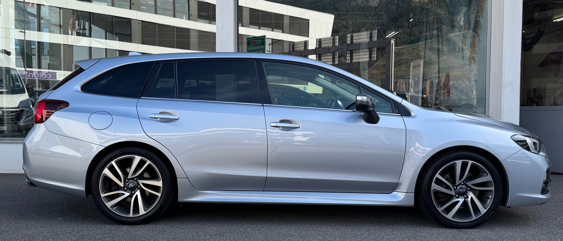 SUBARU Levorg 1.6DIT Luxury S AWD Lineartronic-image-1