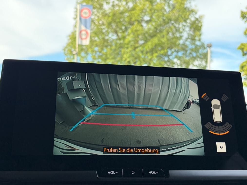 TOYOTA C-HR 2.0 HSD Trend 4WD-image-9