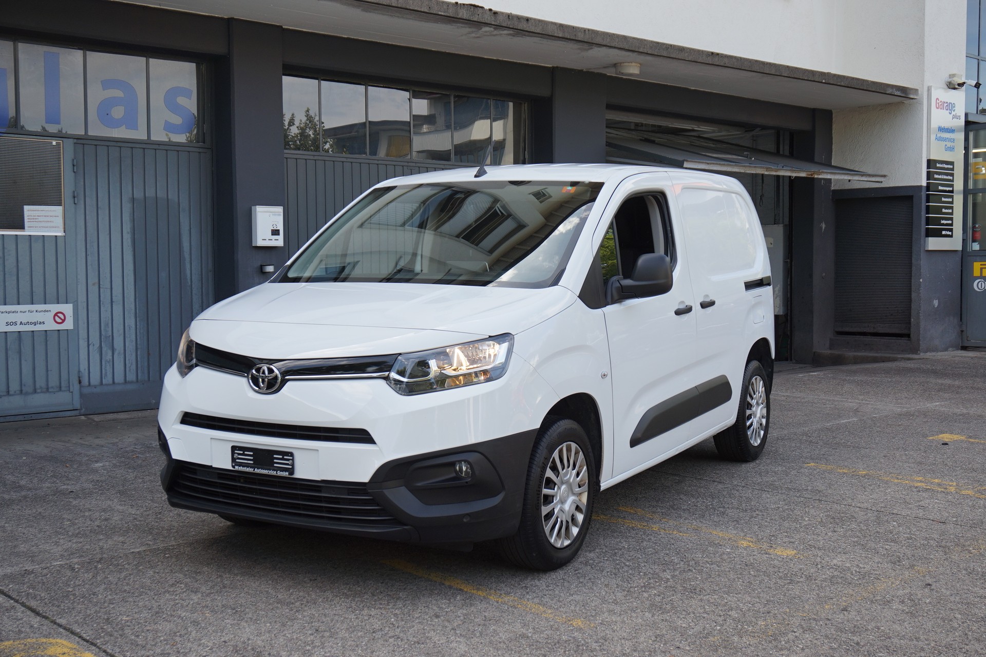 TOYOTA Proace City Van 1.5D Premium Medium Automatik-image-0