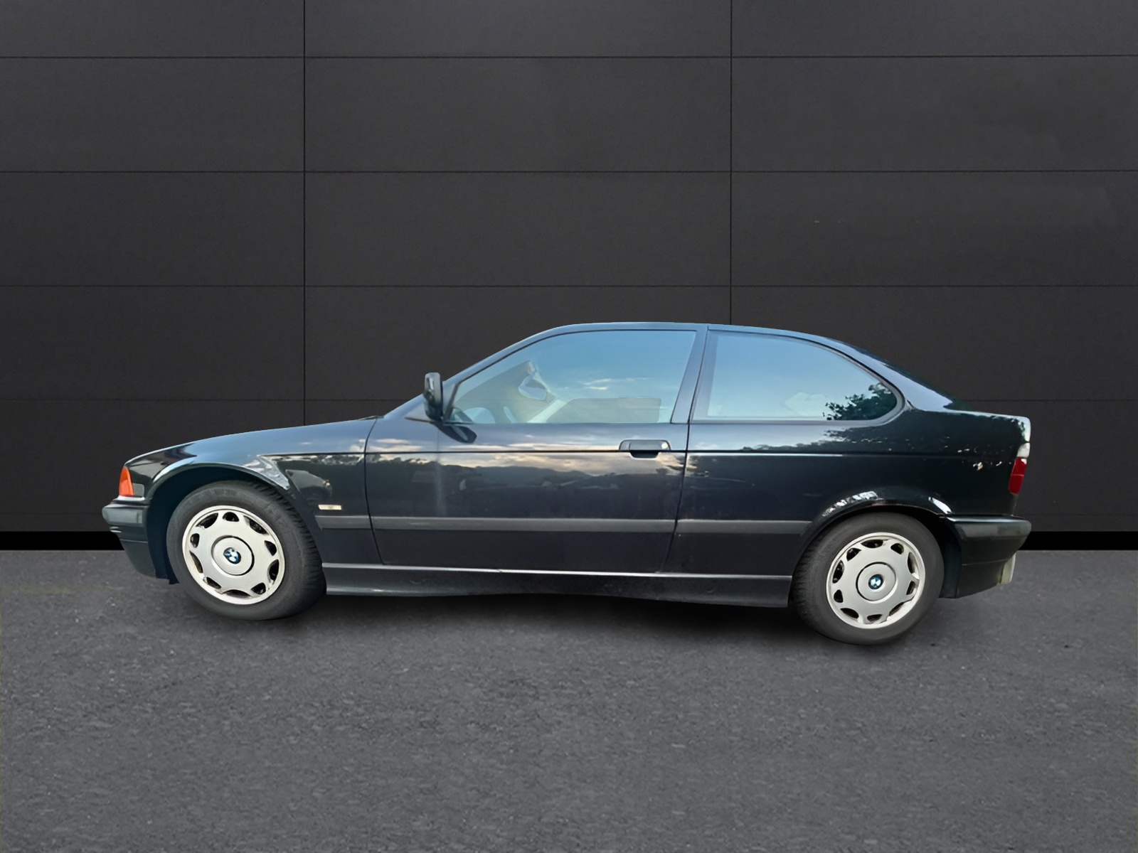 BMW 316i Compact Automat-image-2