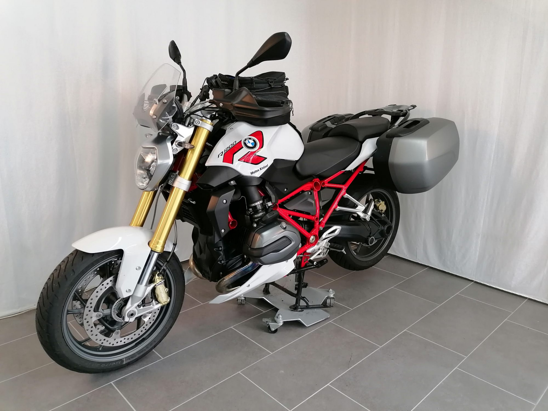 BMW R 1200 R-showroom-element-2