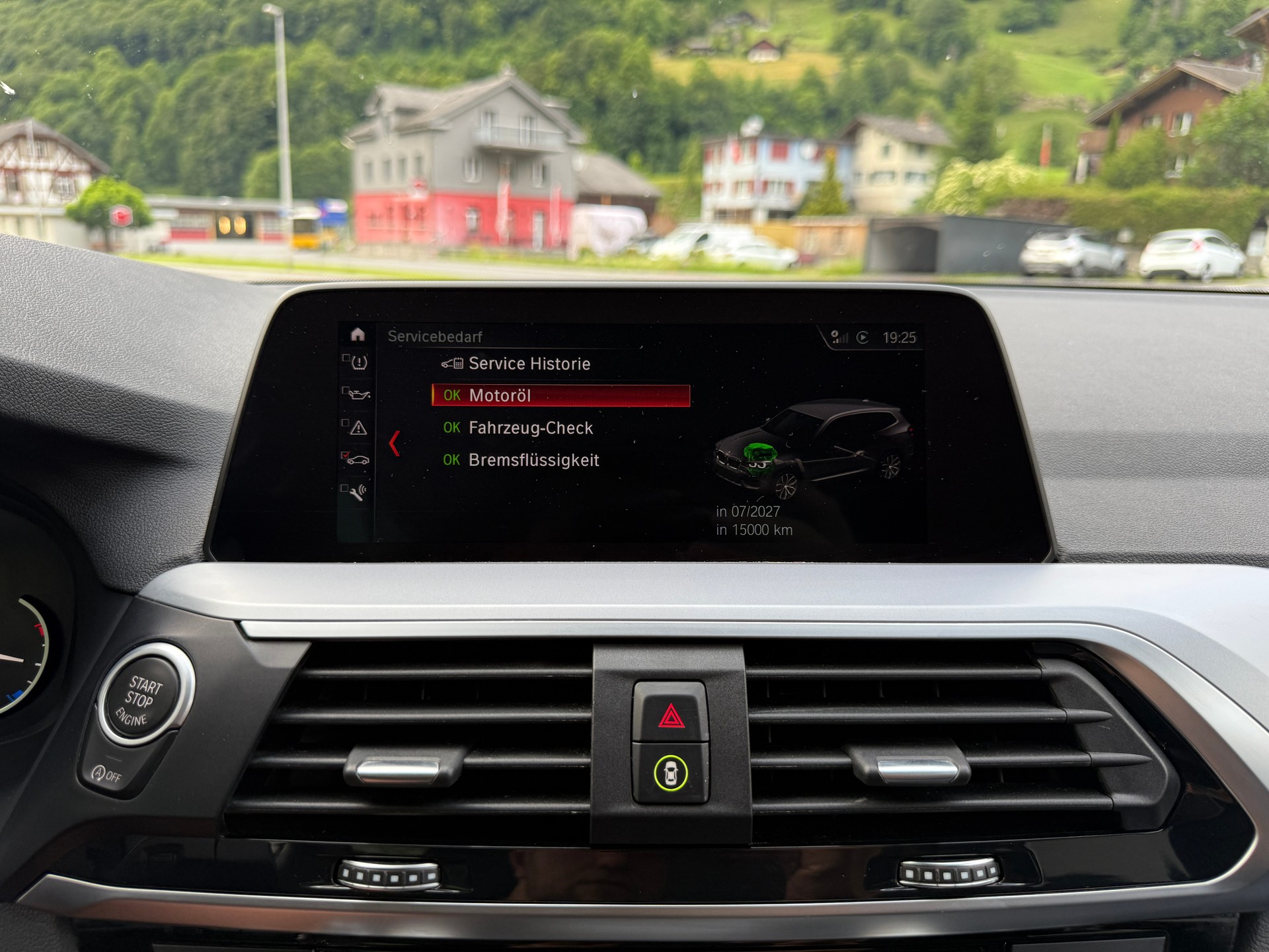 BMW 20i xDrive-image-17