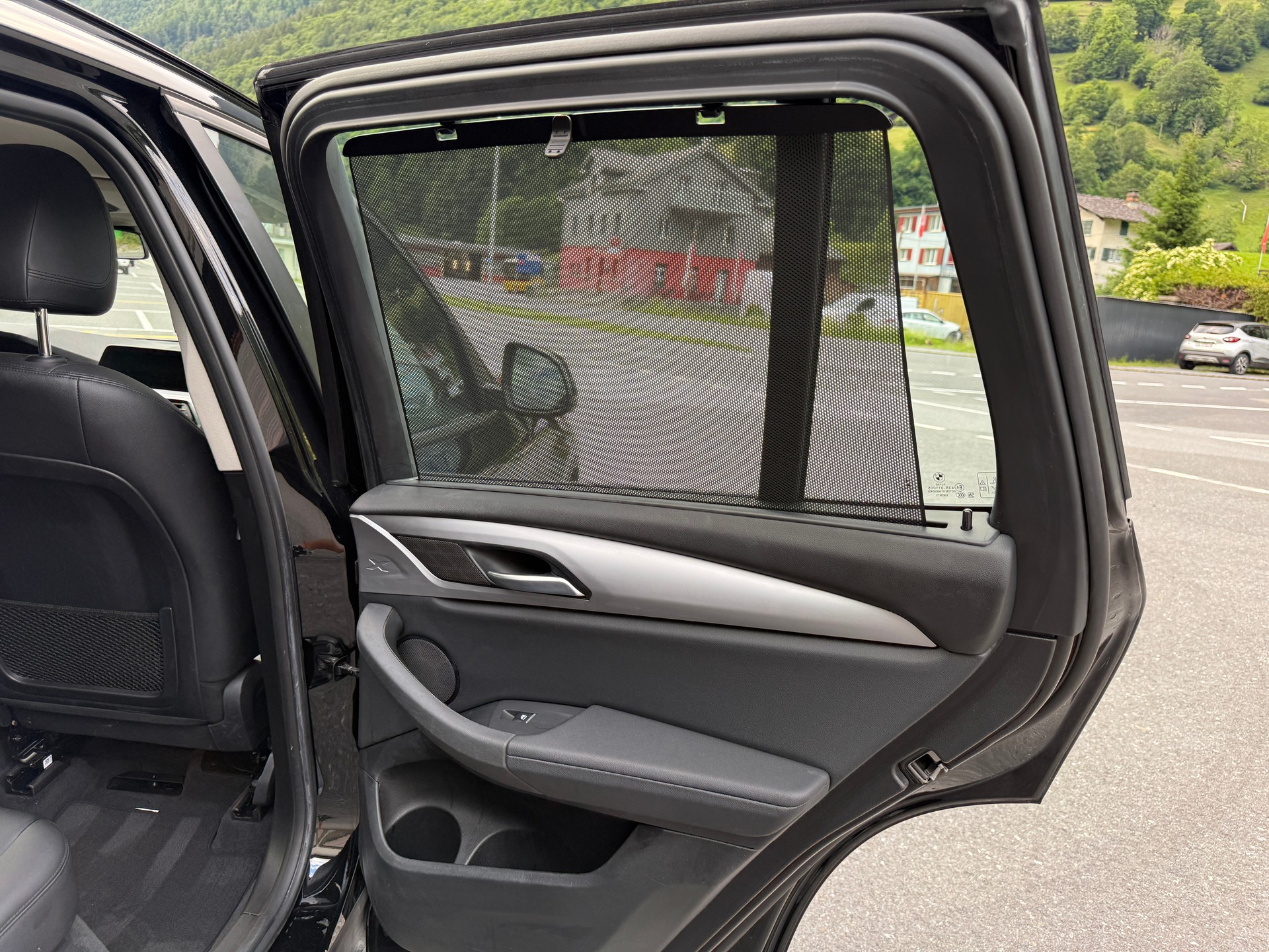 BMW 20i xDrive-image-19