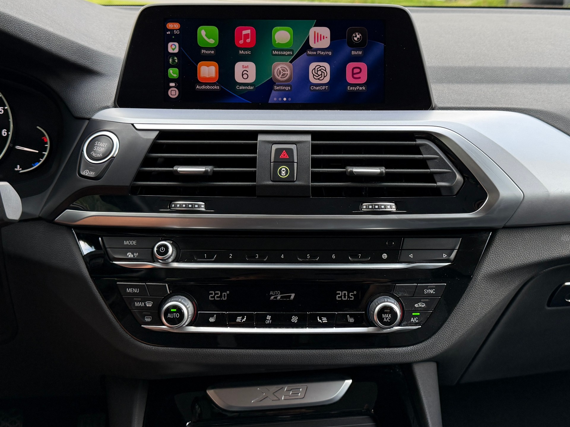 BMW 20i xDrive-image-16