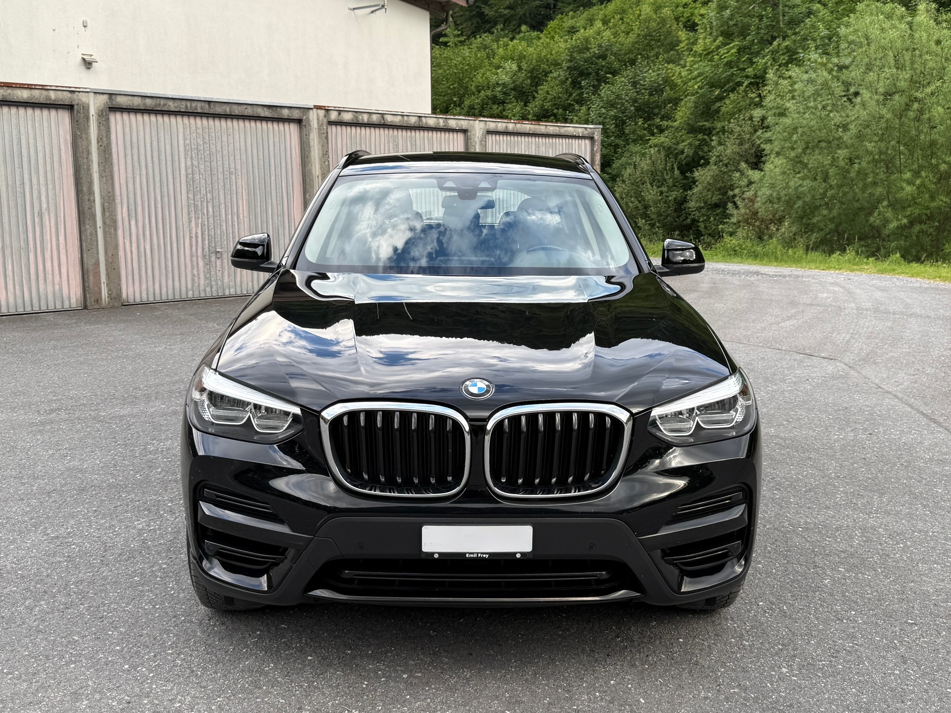 BMW 20i xDrive-image-1