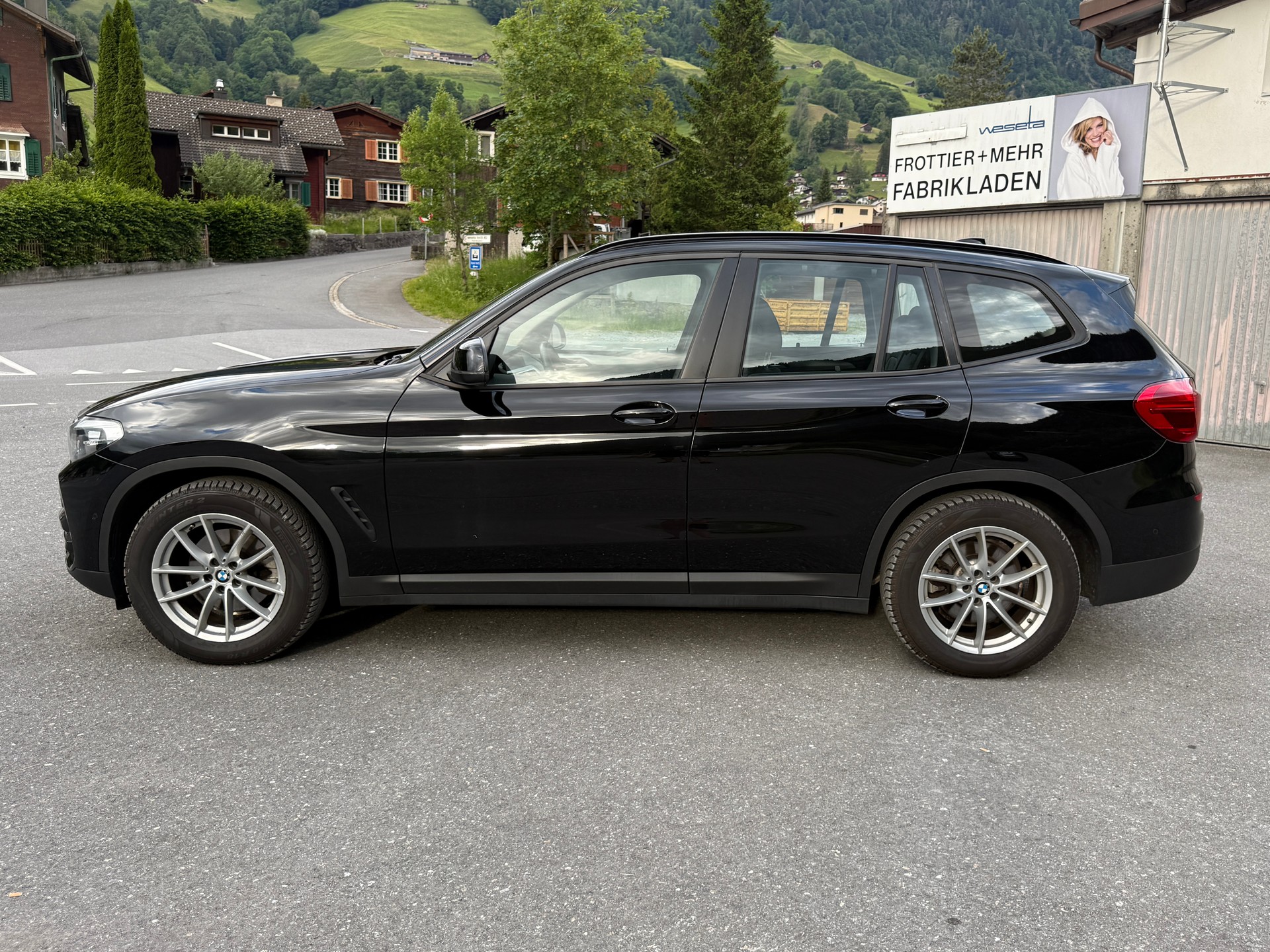BMW 20i xDrive-image-6