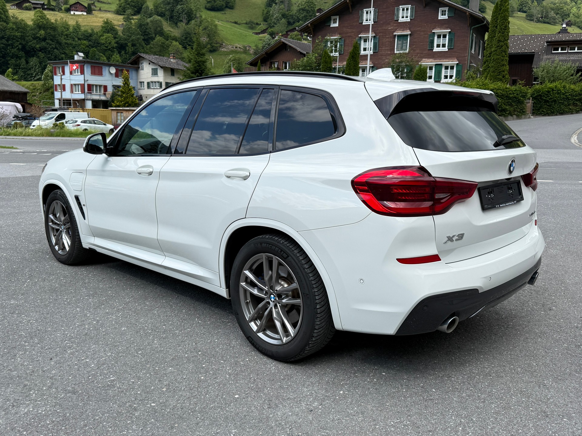 BMW 30e xDrive M Sport-image-5