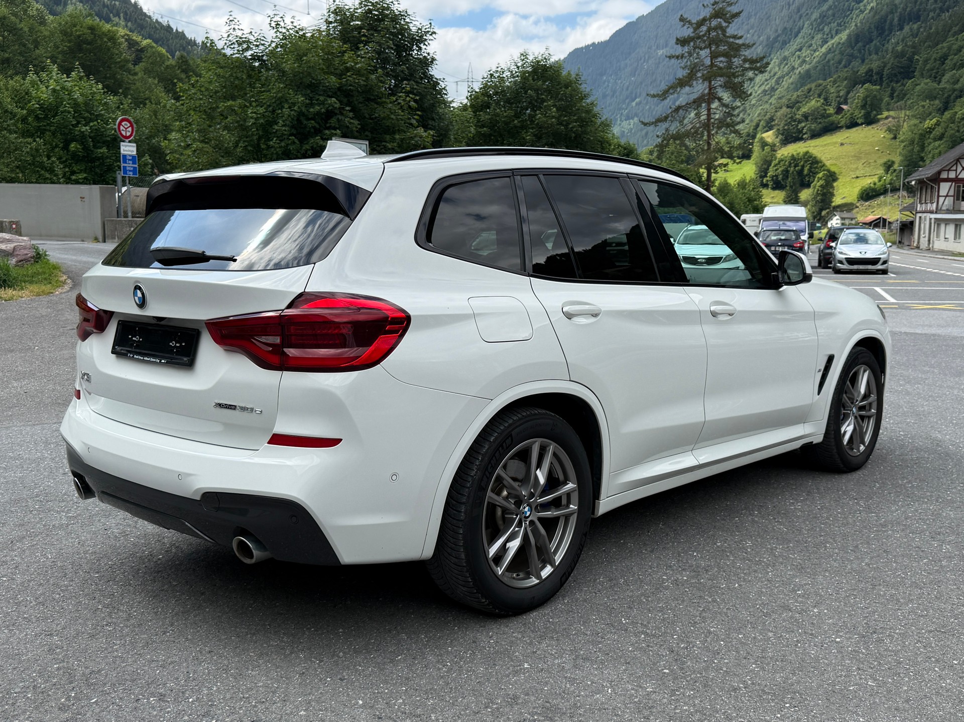 BMW 30e xDrive M Sport-image-3