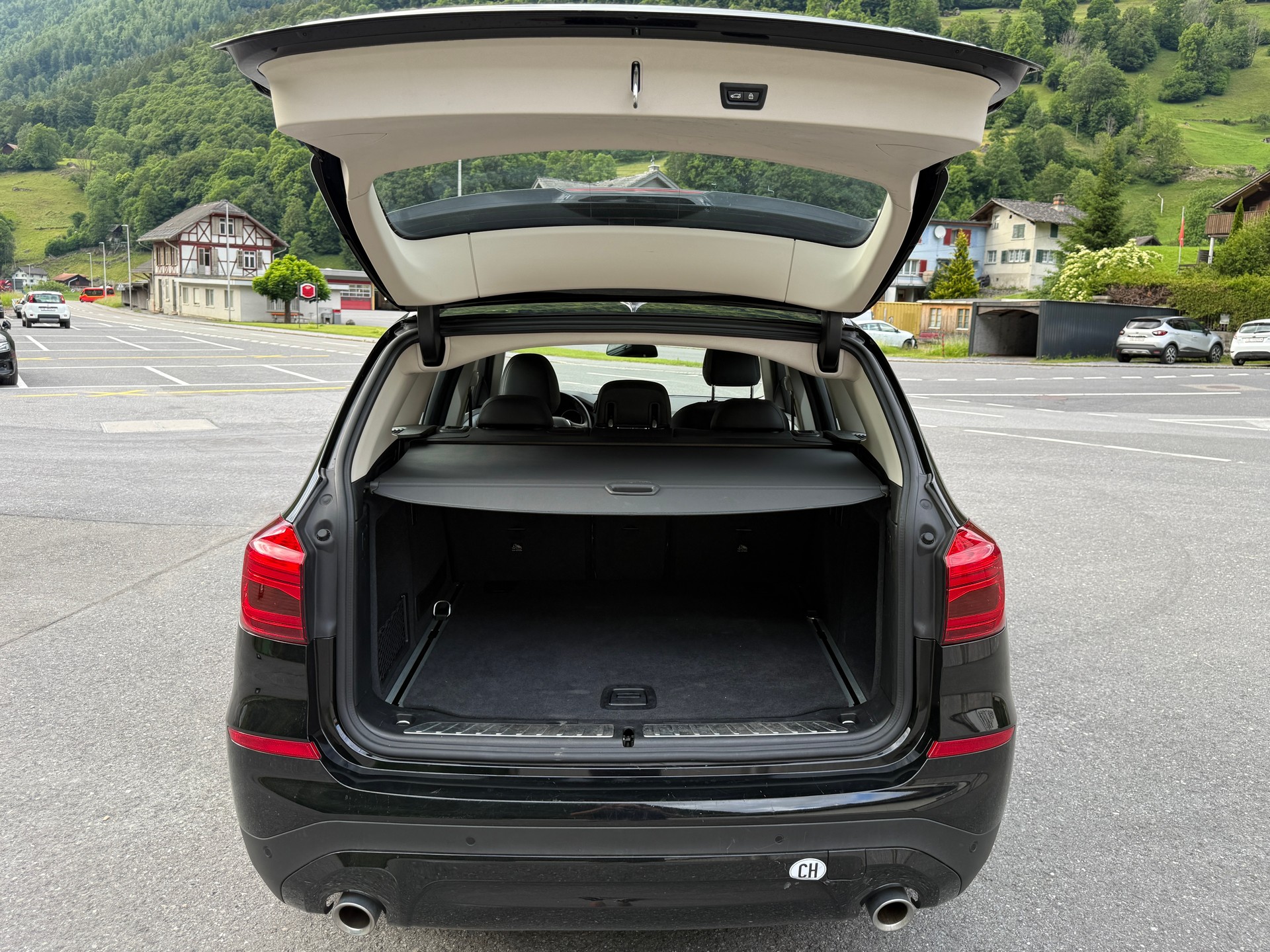 BMW 20i xDrive-image-7