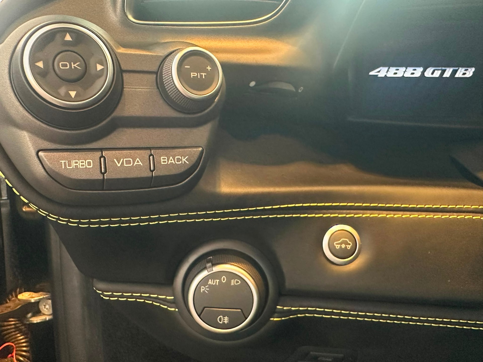 FERRARI 488 GTB 3.9 V8-image-14