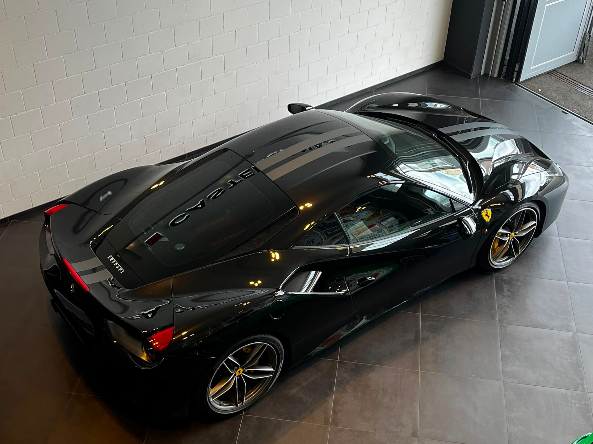 FERRARI 488 GTB 3.9 V8-image-3