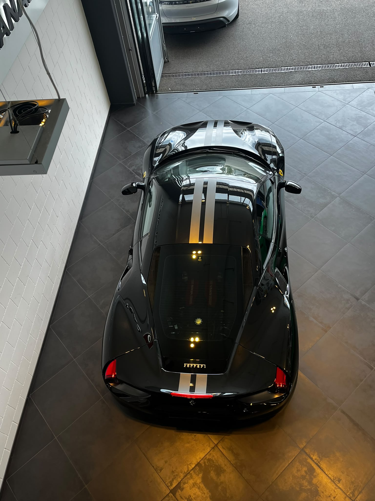 FERRARI 488 GTB 3.9 V8-image-5