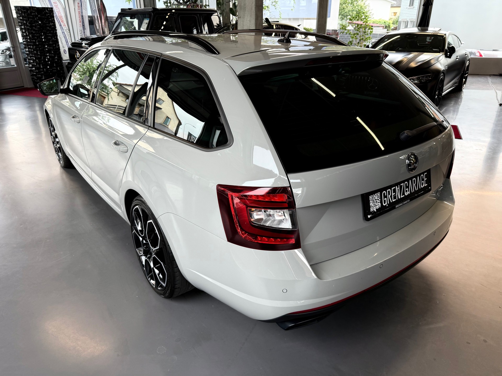 SKODA Octavia Combi 2.0 TSI RS Final Edition DSG-image-4