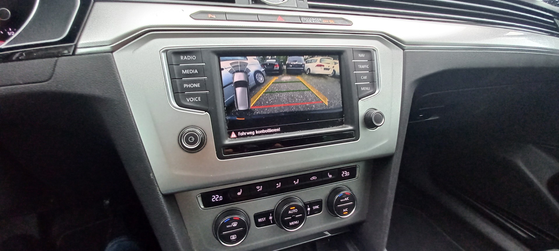 VW Passat Variant 2.0 TDI BMT Comfortline DSG-image-11
