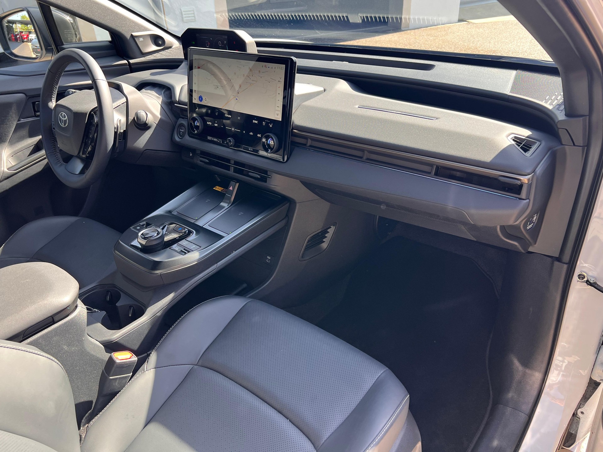 TOYOTA bZ4X Premium AWD-image-13