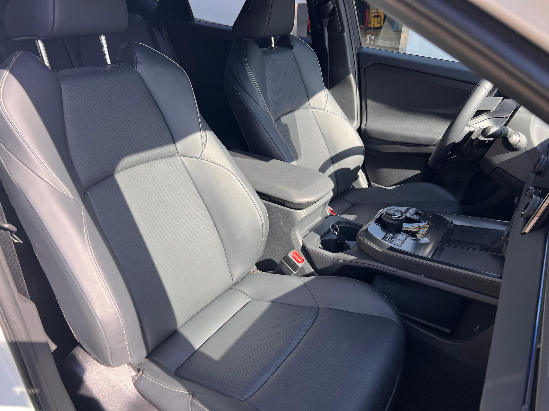 TOYOTA bZ4X Premium AWD-image-14