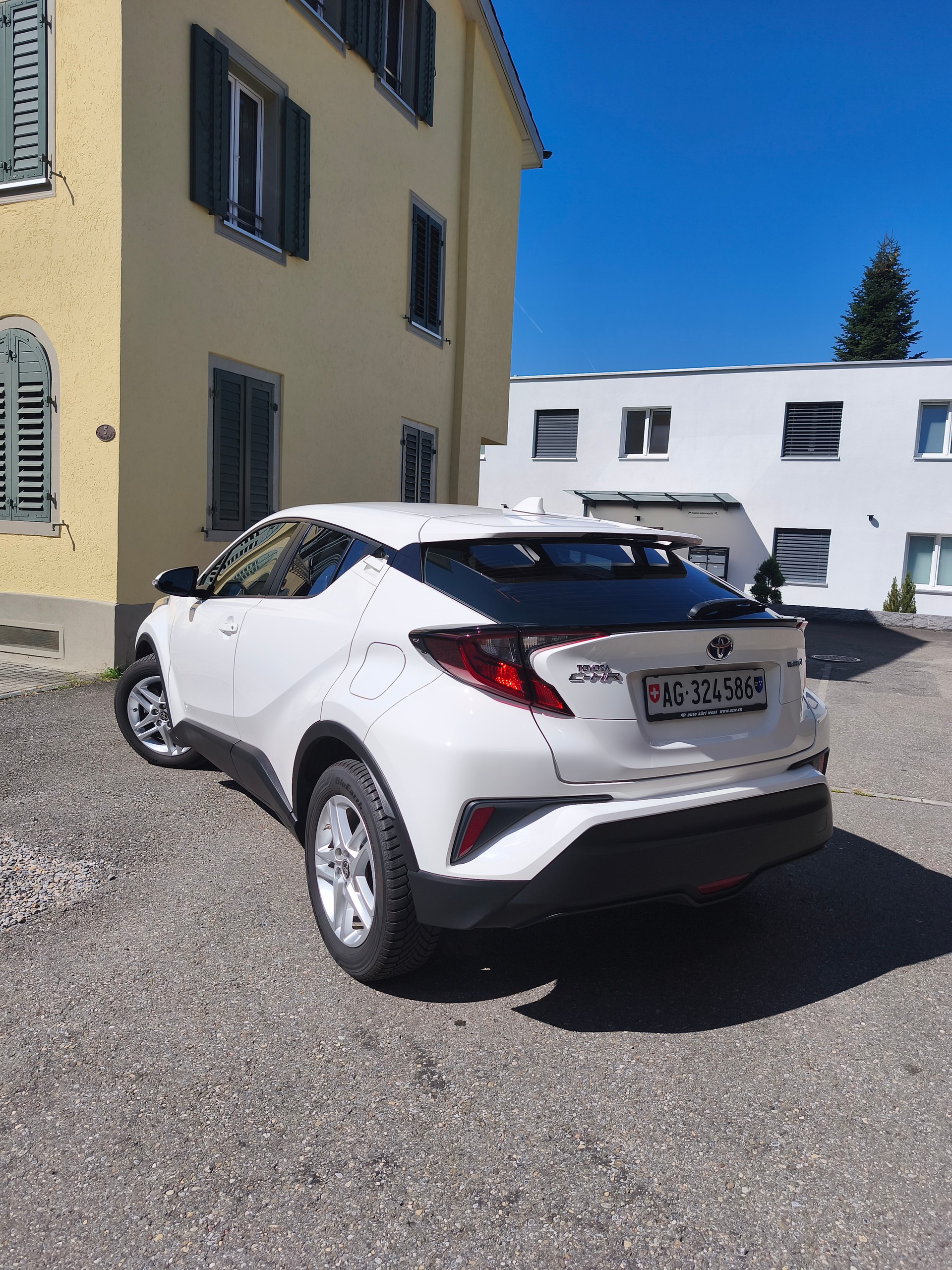 TOYOTA 1.8 VVTi HSD Comfort-image-2