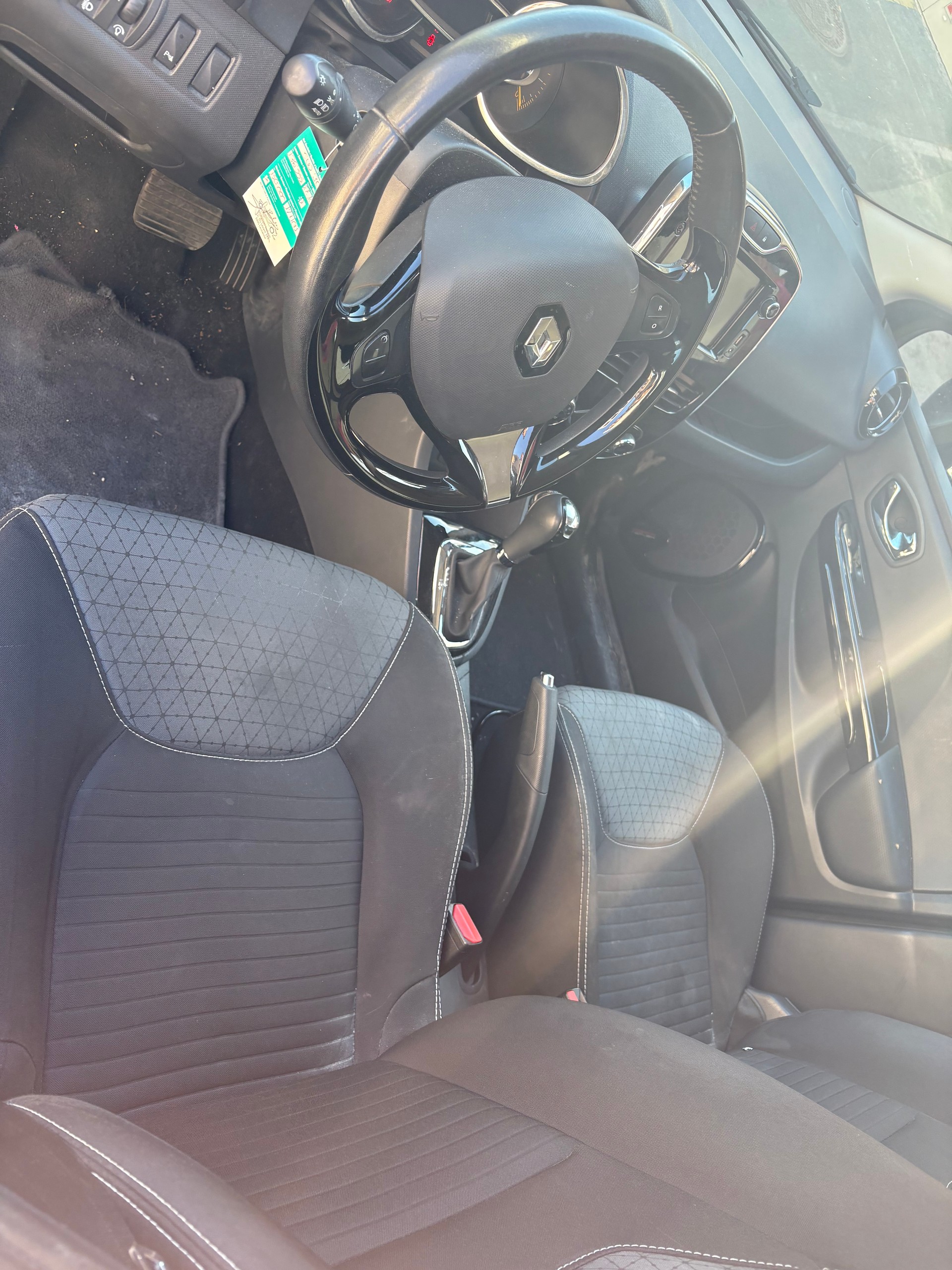 RENAULT Clio Grandtour 1.2 16V T GT EDC-image-8