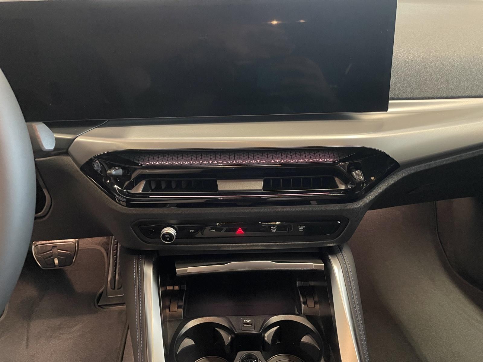 BMW 2er Reihe G42 Coupé M240i xDrive-image-13