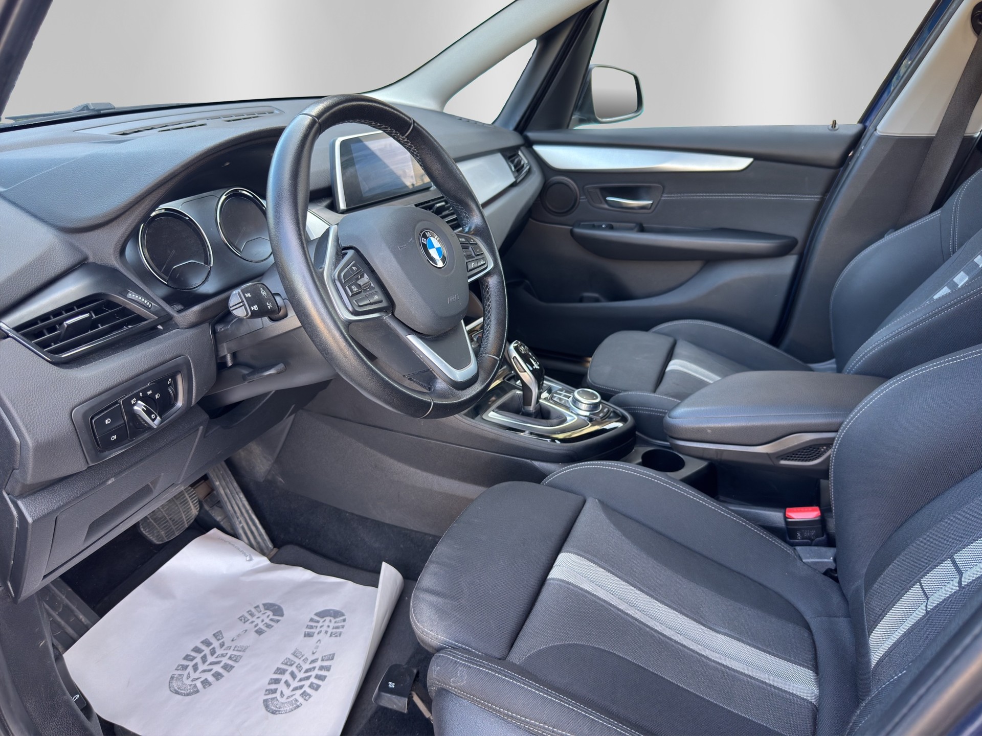 BMW 218d Gran Tourer Steptronic-image-7