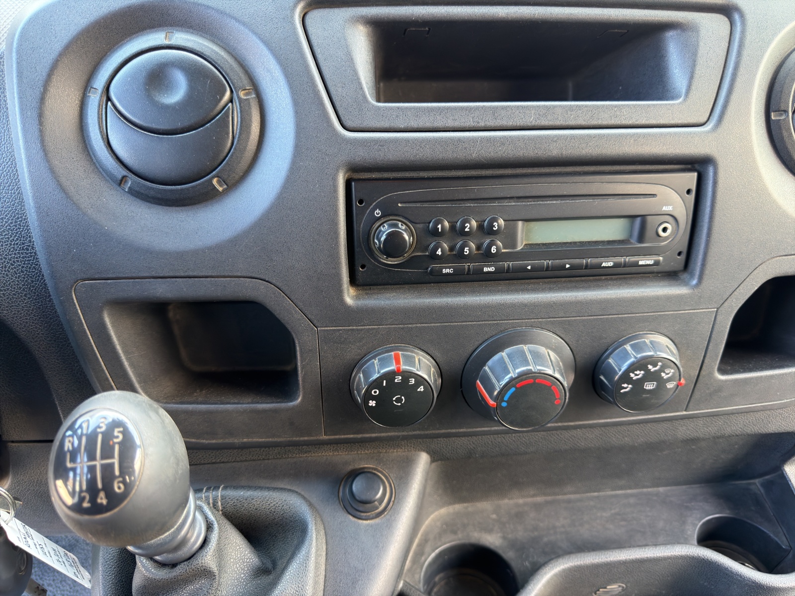 RENAULT Master T35 2.3dCi L2H1-image-14