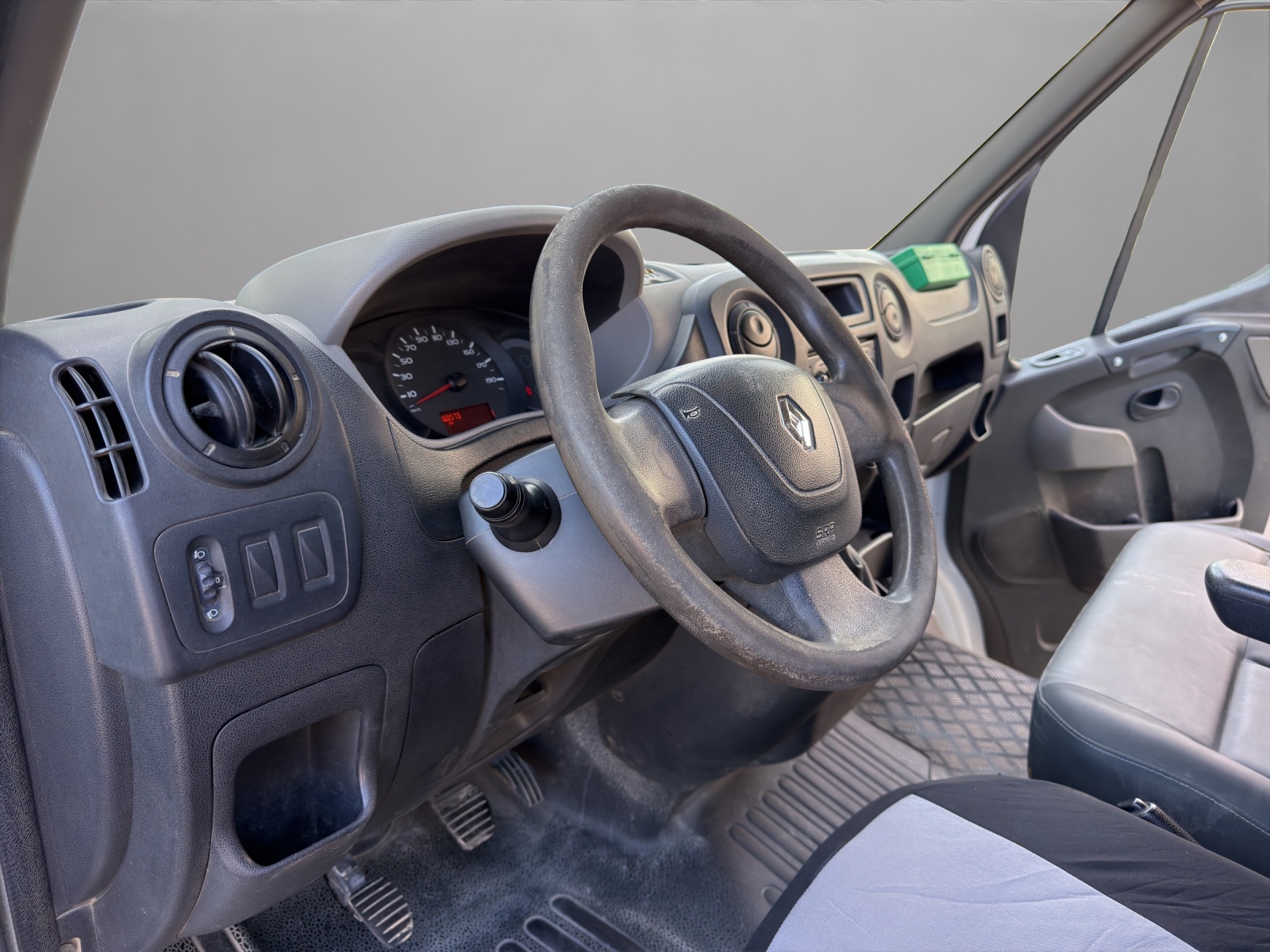 RENAULT Master T35 2.3dCi L2H1-image-9