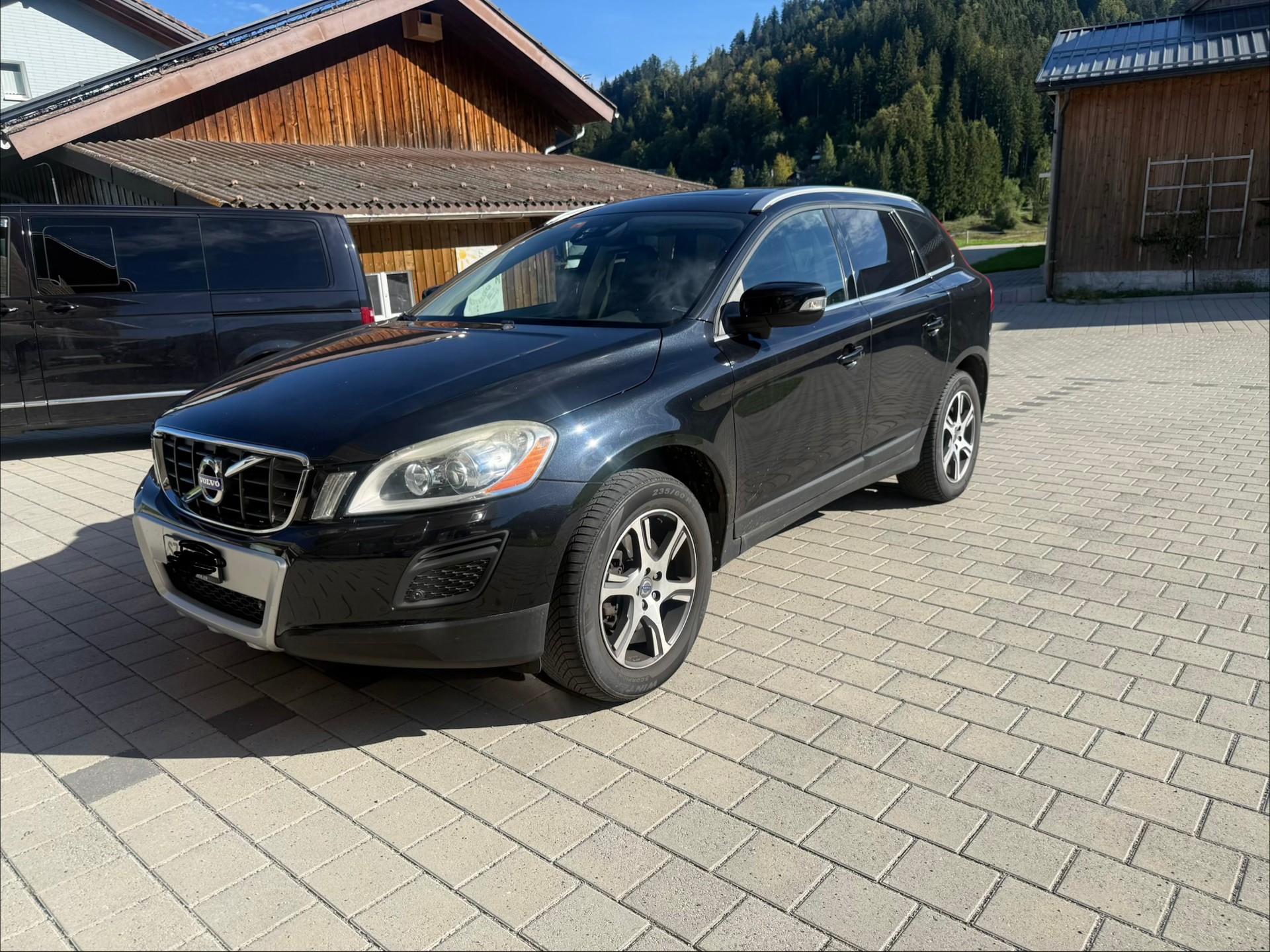 VOLVO 2.4 D5 Momentum AWD-image-0
