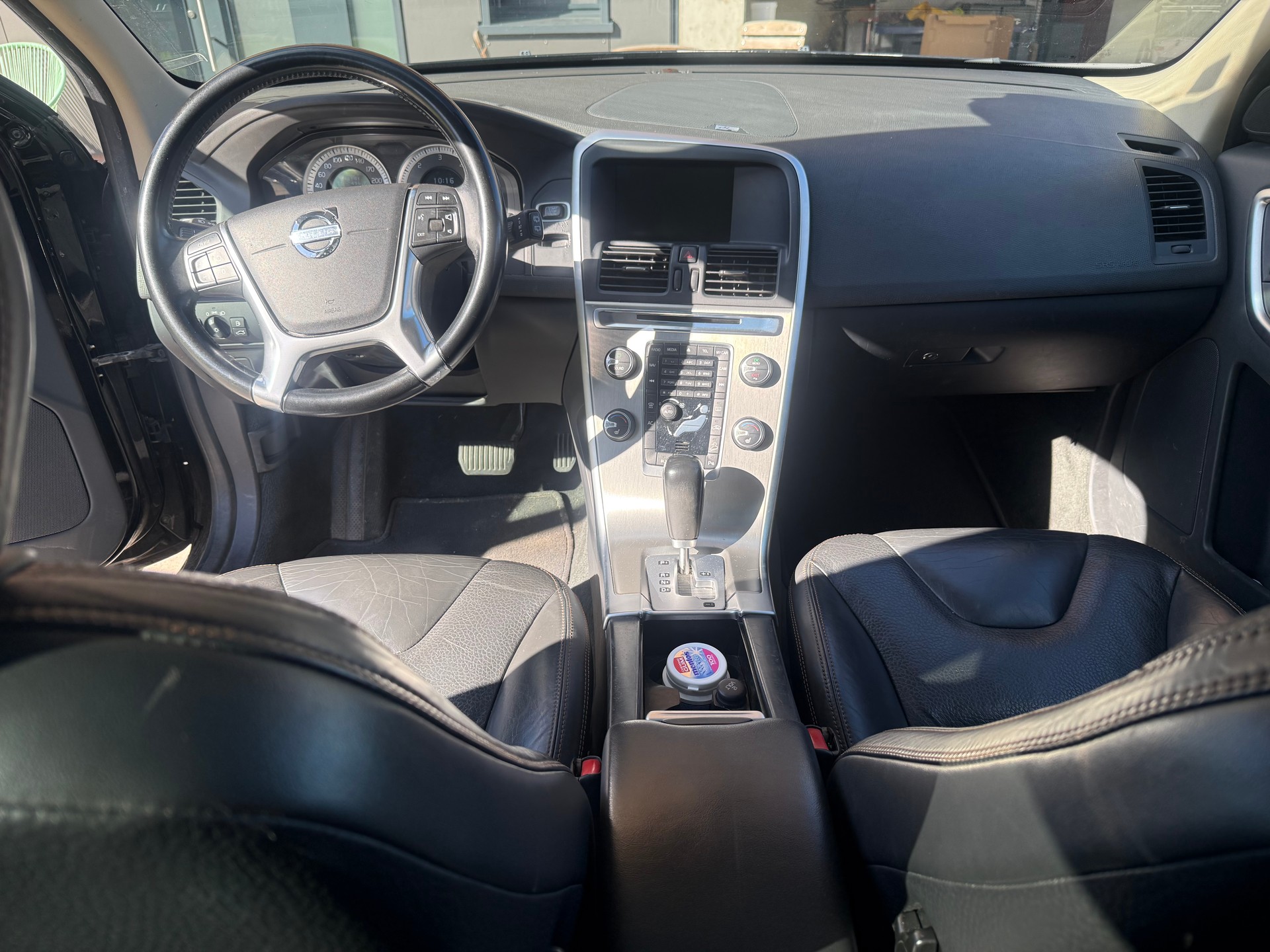 VOLVO 2.4 D5 Momentum AWD-image-4