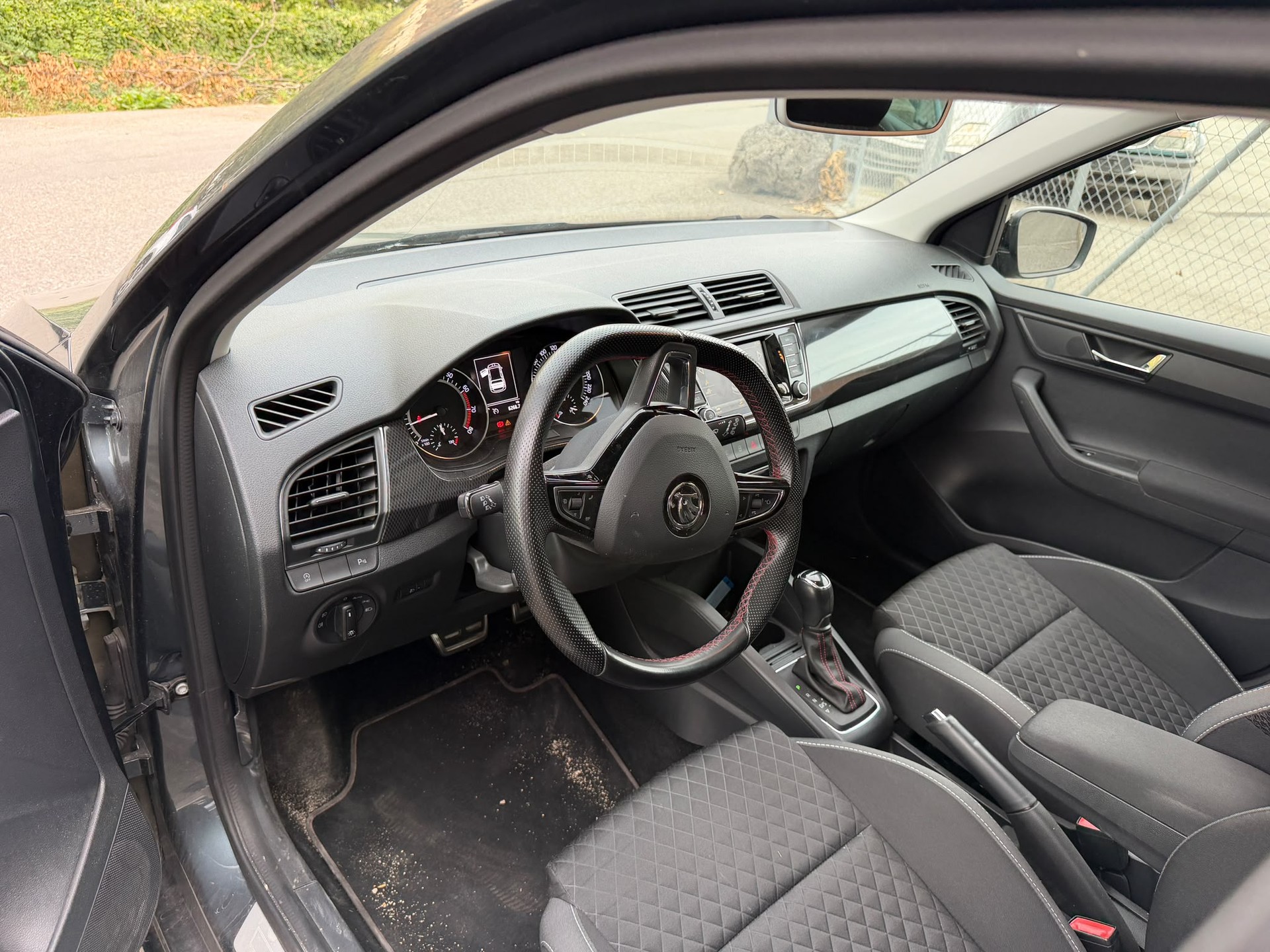 SKODA Fabia 1.0 TSI Monte Carlo DSG-image-5