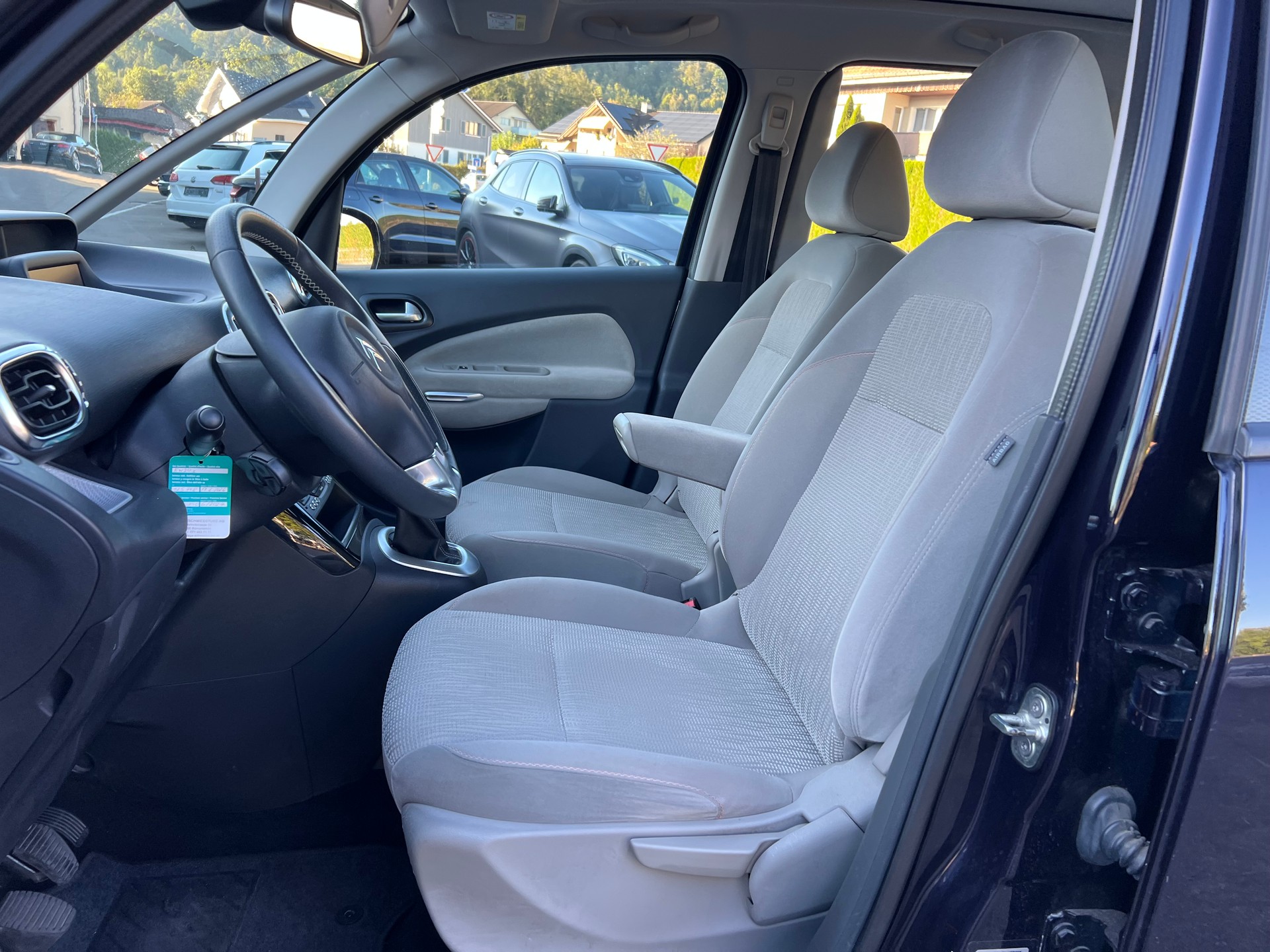 CITROEN C3 Picasso 1.2 Pure Tech Exclusive-image-19
