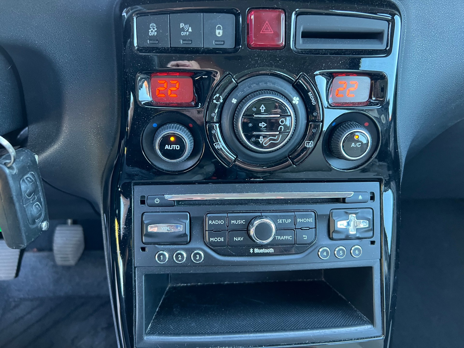 CITROEN C3 Picasso 1.2 Pure Tech Exclusive-image-31
