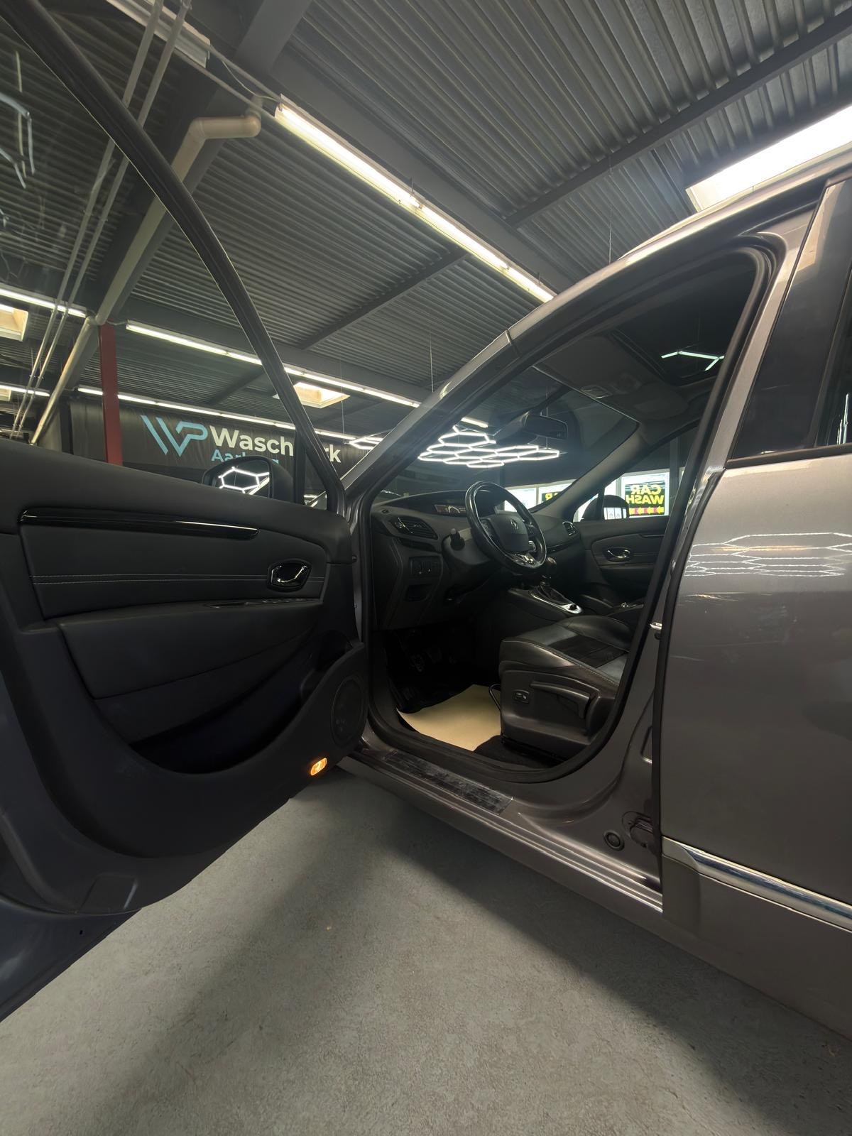 RENAULT Grand Scénic 1.4 16V Turbo Bose mit GARANTIE-image-6