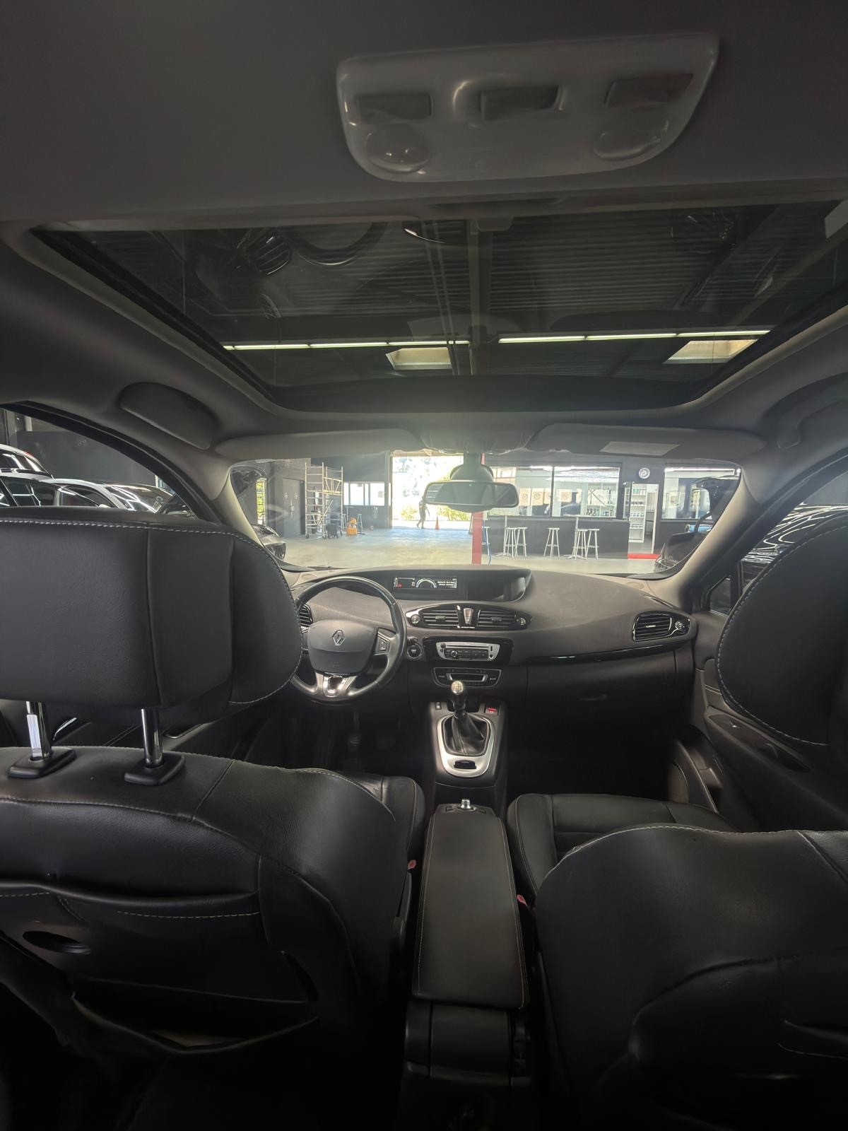RENAULT Grand Scénic 1.4 16V Turbo Bose mit GARANTIE-image-4